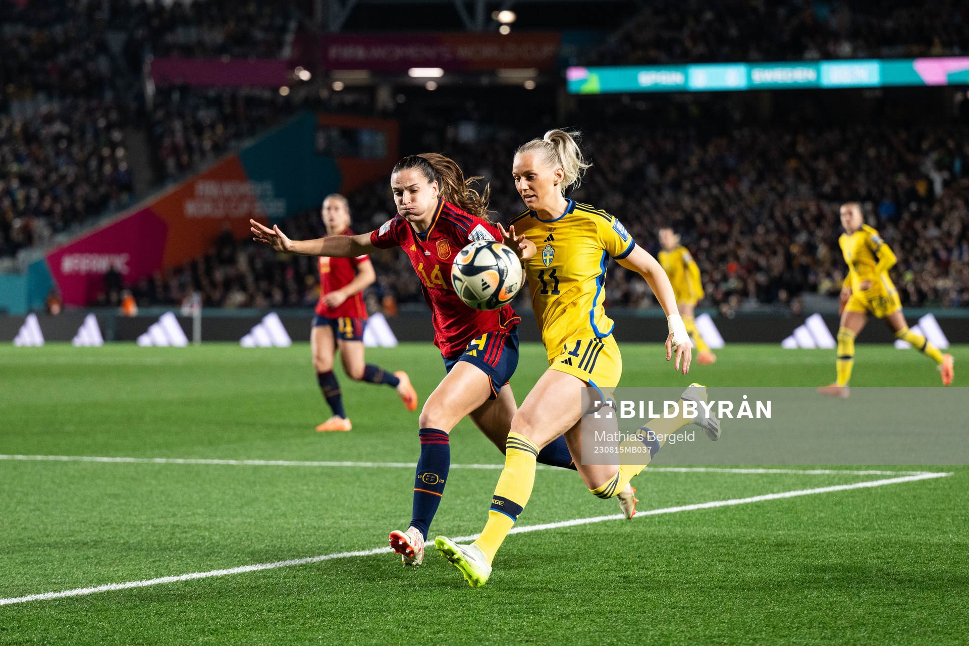 Laia Codina of Spain and Stina Blackstenius of Sweden