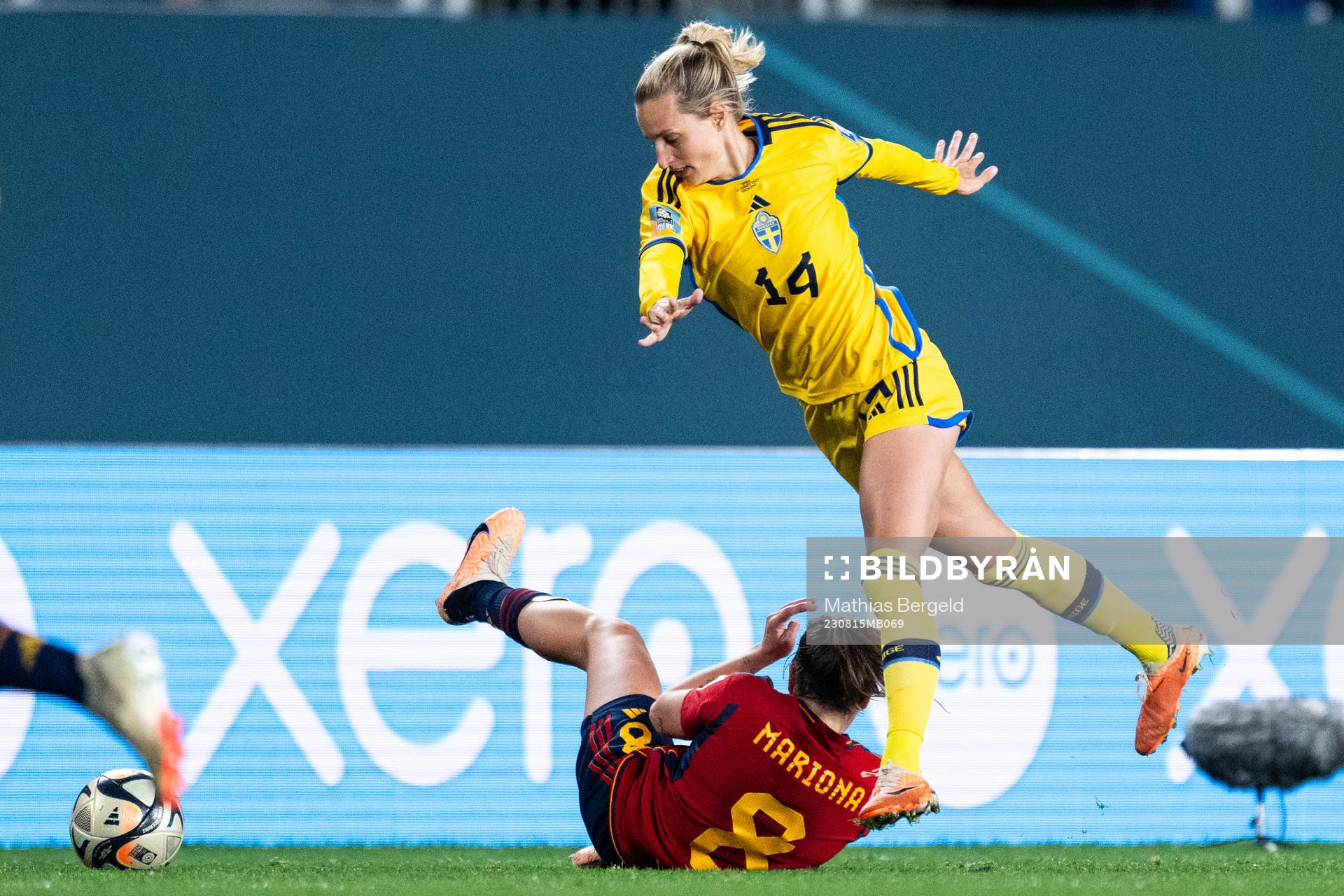 Mariona Caldentey of Spain and Nathalie Björn of Sweden