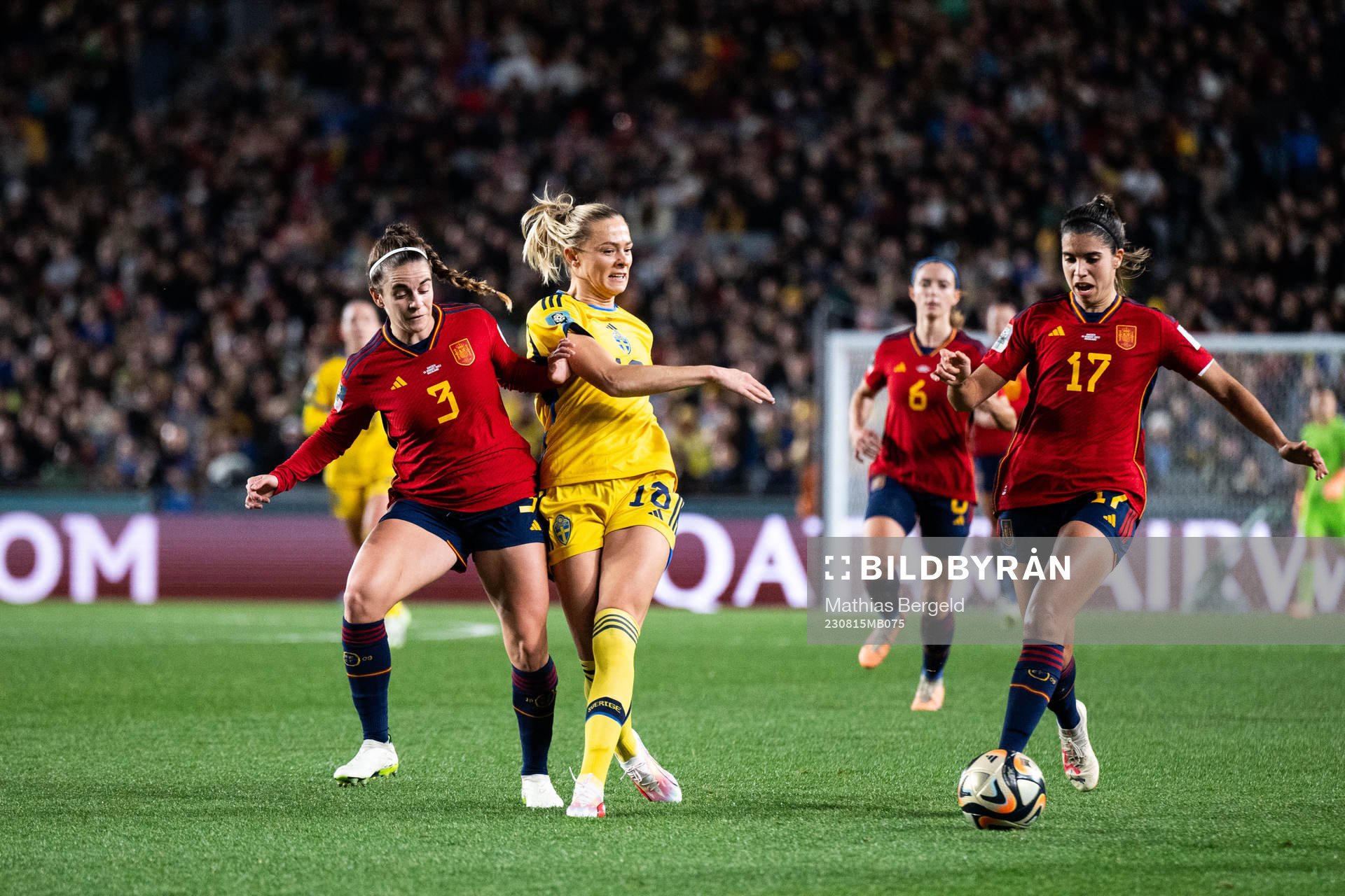 Teresa Abelleira and Alba Redondo of Spain against Fridolina Rolfö of Sweden during the FIFA Women's World Cup semifinal between Spain and Sweden on August 15, 2023 in Auckland.
