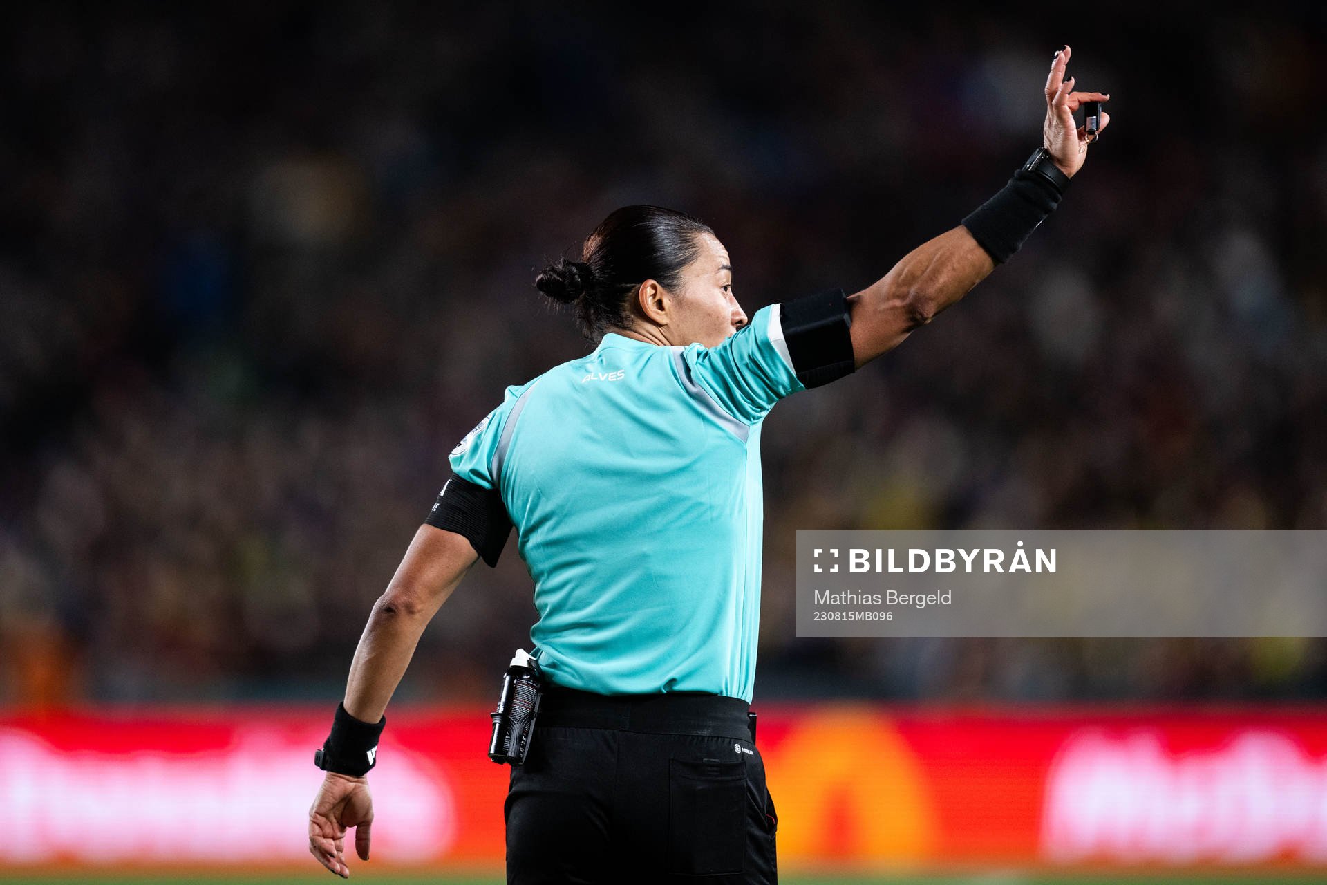 Referee Edina Alves