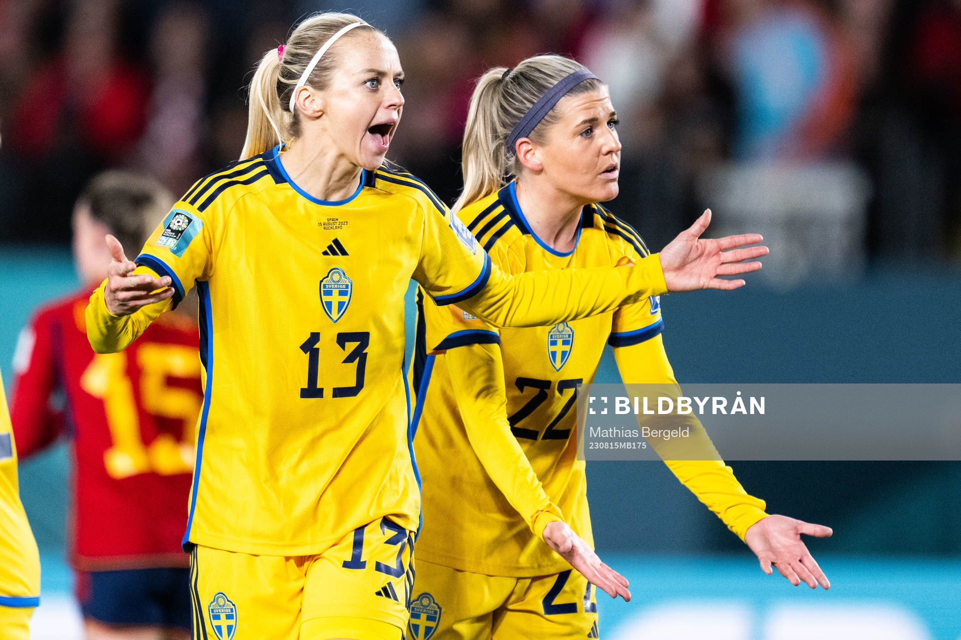 Amanda Ilestedt and Olivia Schough of Sweden react during the FIFA Women's World Cup semifinal between Spain and Sweden on August 15, 2023 in Auckland.