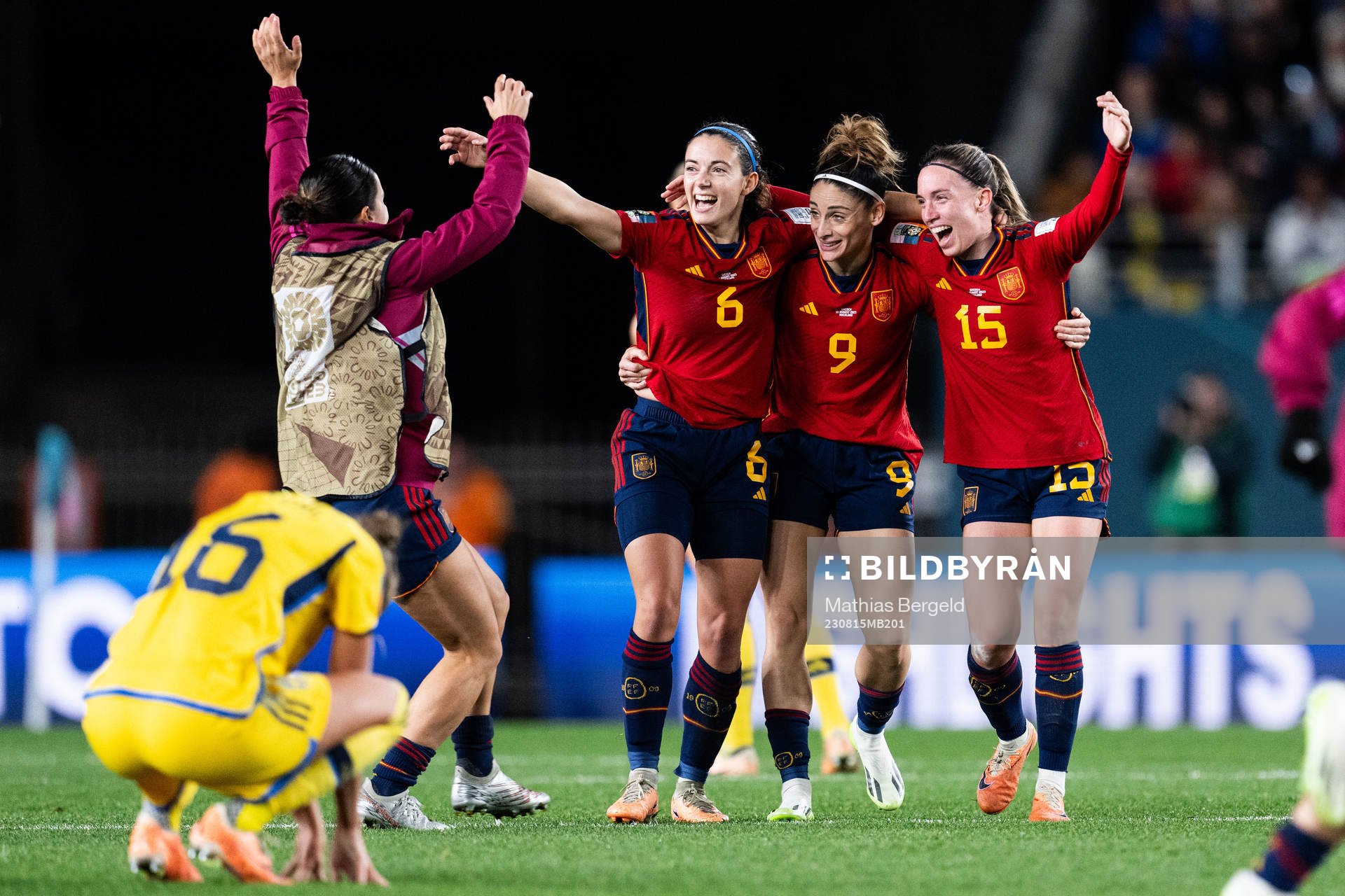 Aitana Bonmati, Esther Gonzalez and Eva Navarro of Spain