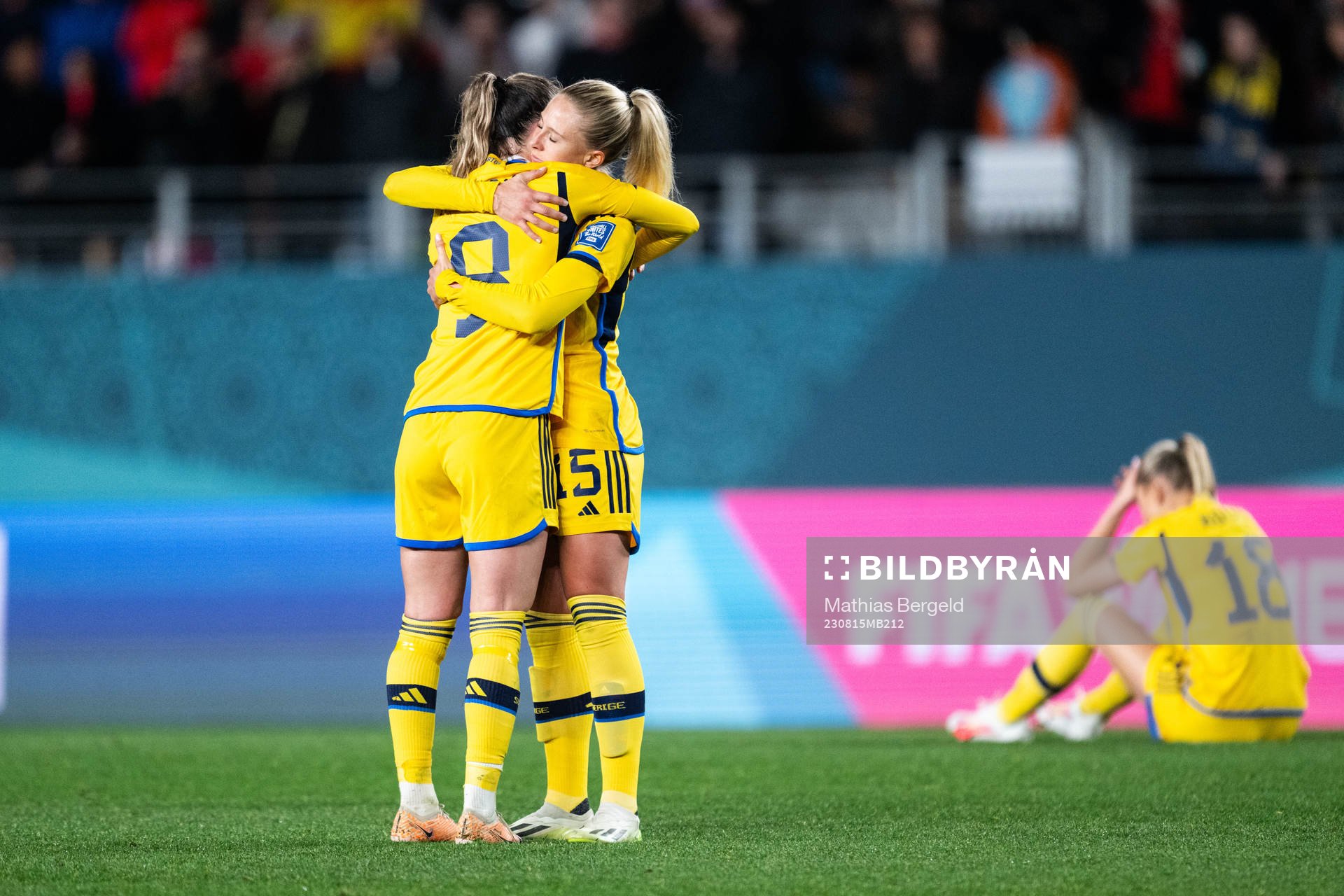 Kosovare Asllani, Rebecka Blomqvist and Fridolina Rolfö of
