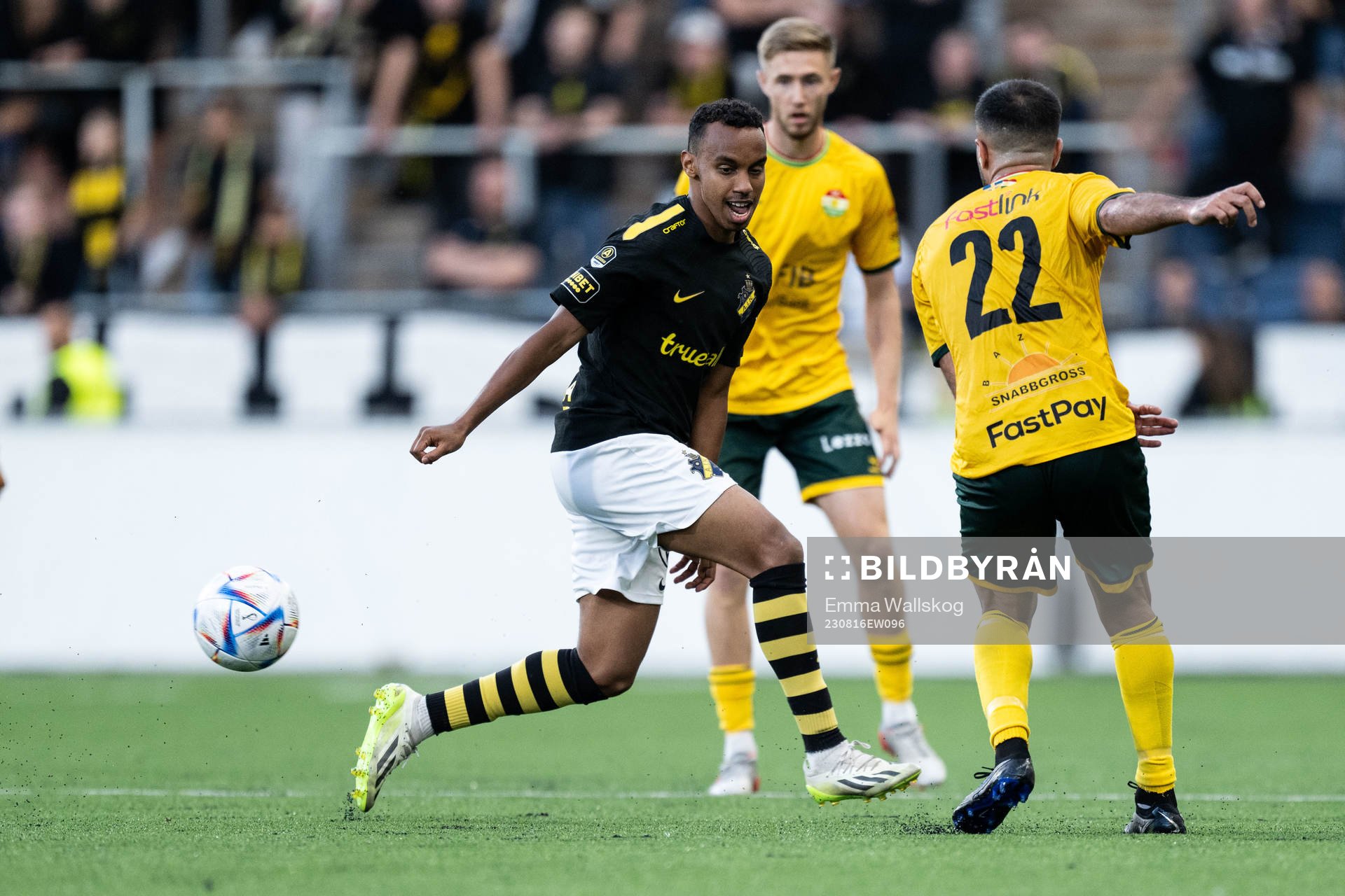 AIKs Bilal Hussein och Dalkurds Brwa Hekmat Nouri