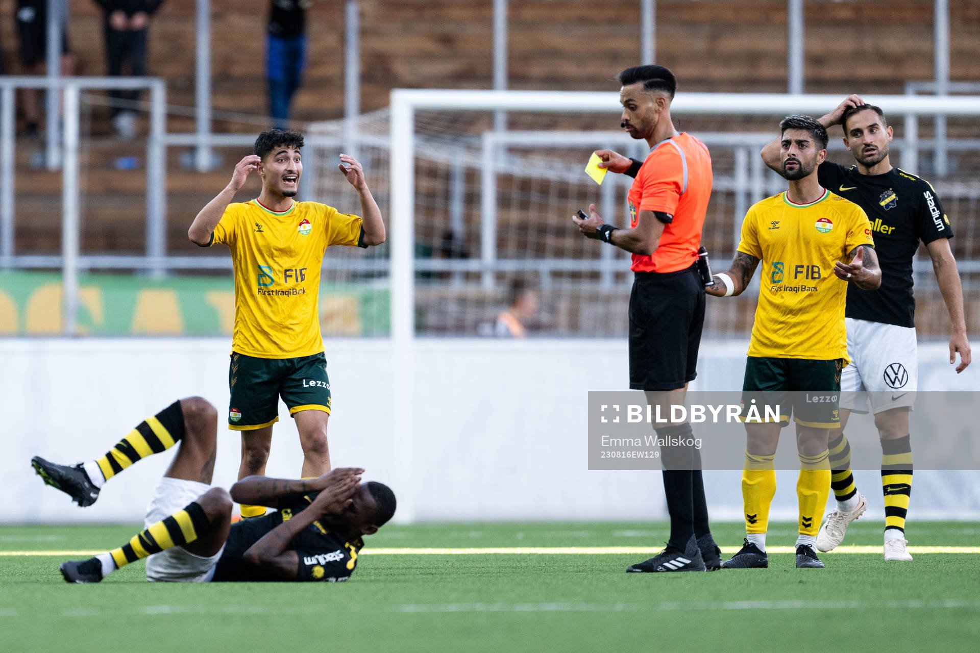 Dalkurds Rinwar Othman och Rodin Deprem reagerar mot Domare