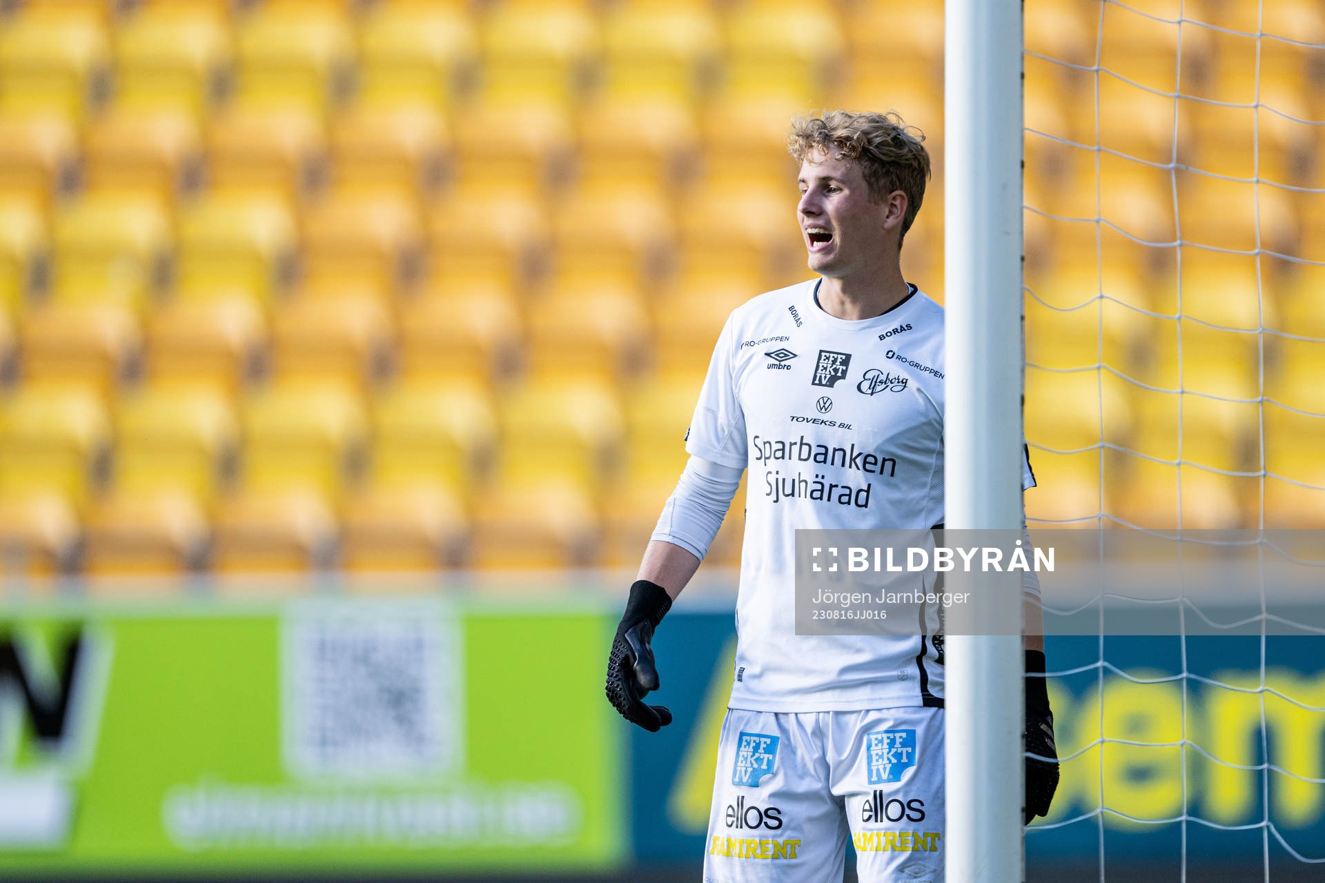 Elfsborgs målvakt Hannes Bäck under fotbollsmatchen i U17 Allsvenskan södra mellan Elfsborg och Utsikten den 16 augusti 2023 i Borås.