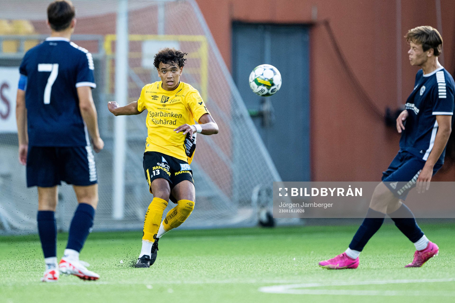 Elfsborgs Samuel Luoga under fotbollsmatchen i U17 Allsvenskan södra mellan Elfsborg och Utsikten den 16 augusti 2023 i Borås.