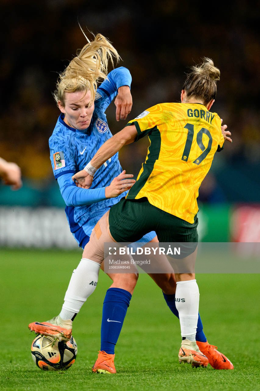 Lauren Hemp of England and Katrina Gorry of Australia