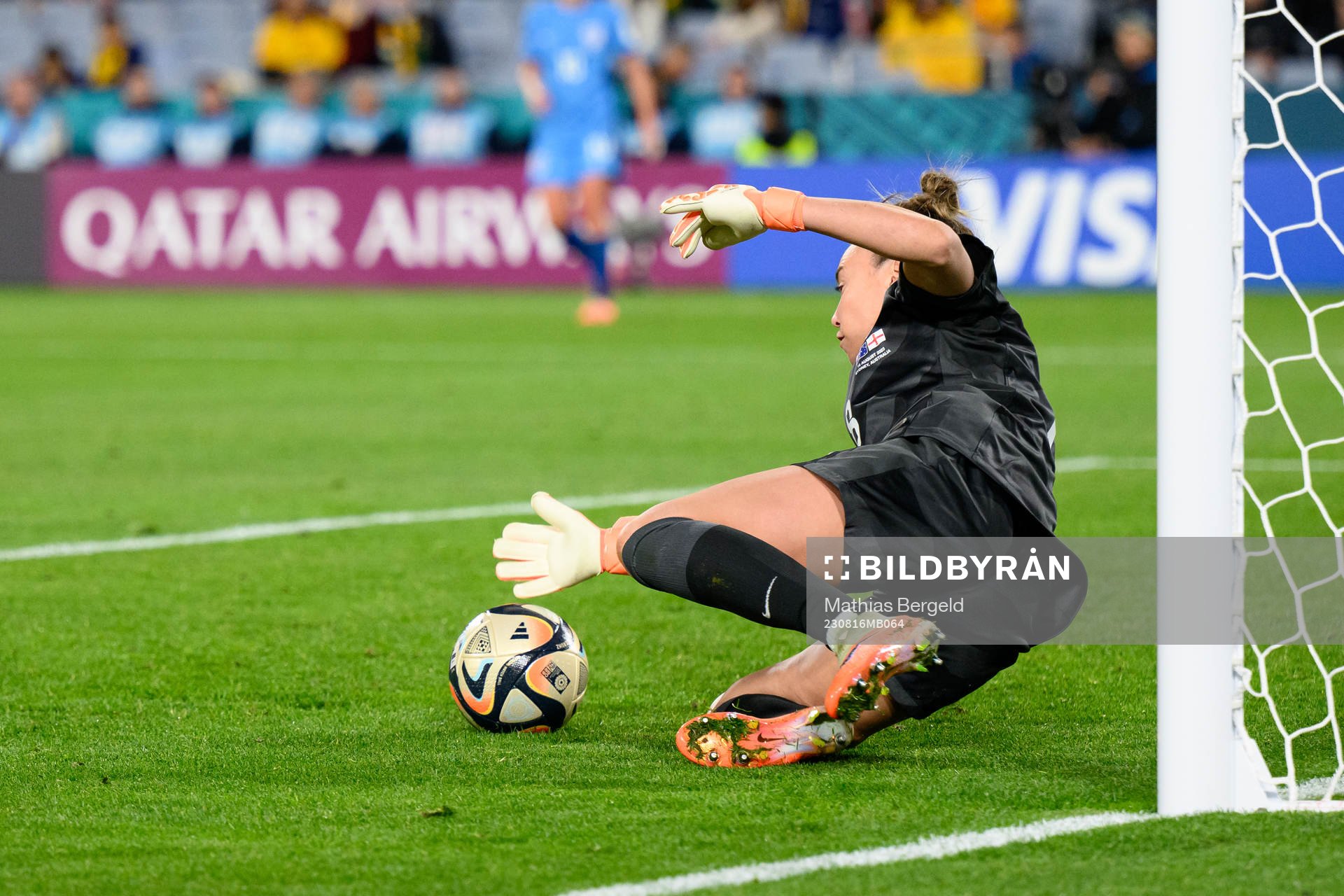 goalkeeper Mackenzie Arnold of Australia