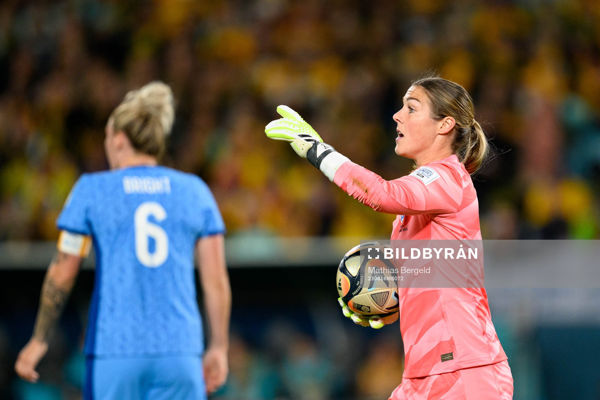 goalkeeper Mary Earps of England