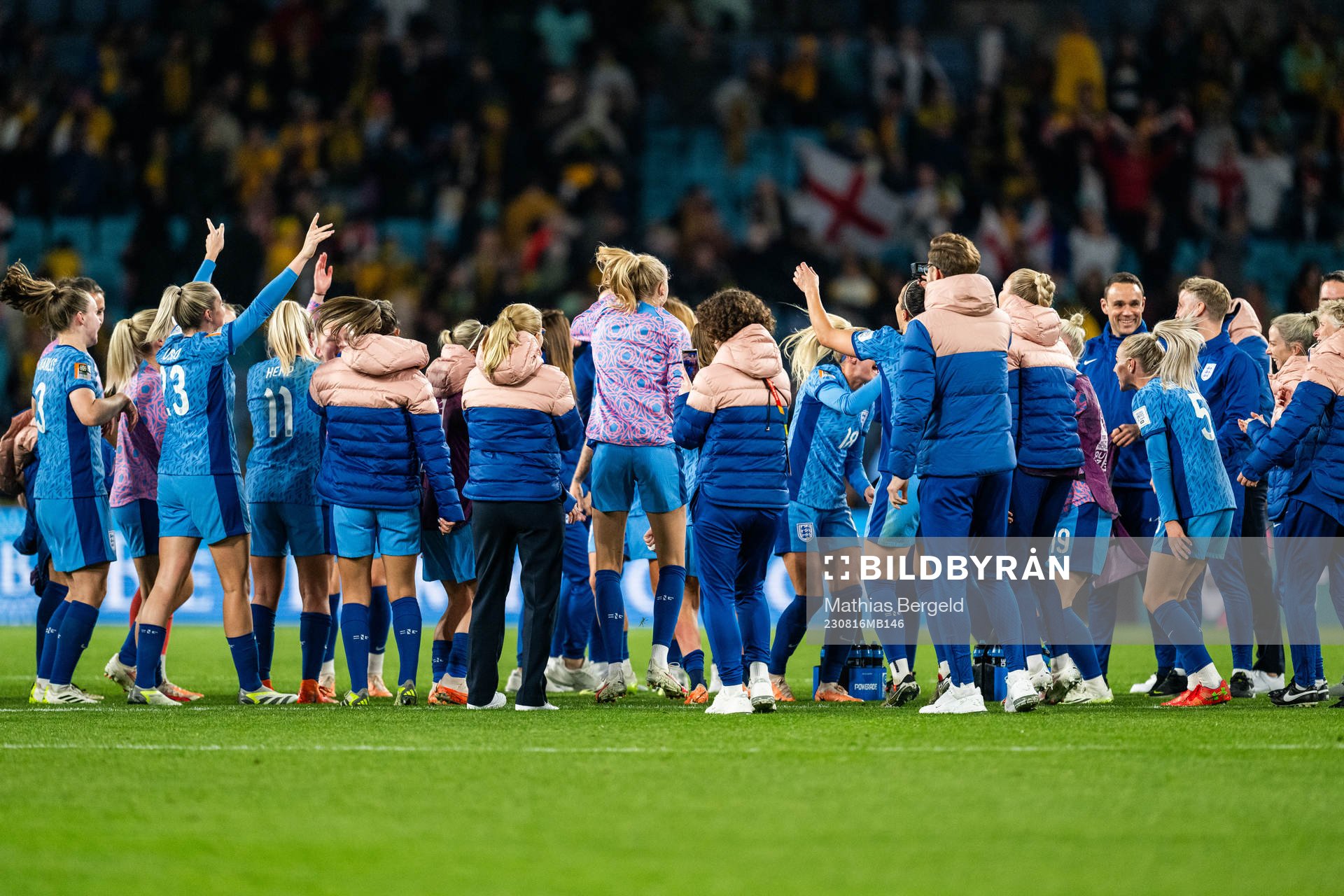 Players and staff of England celebrate after the FIFA Women's World Cup semifinal between Australia and England on August 16, 2023 in Sydney.