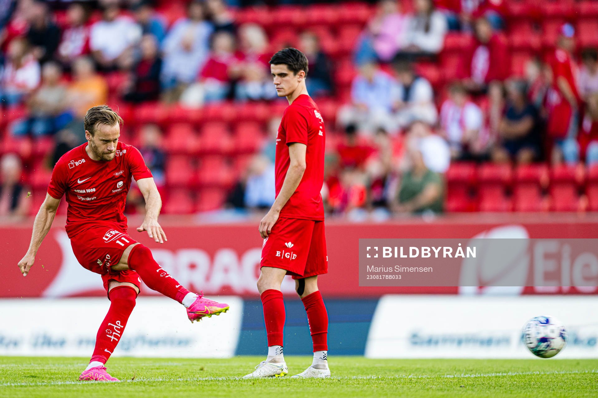 Bård Finne of Brann warms up