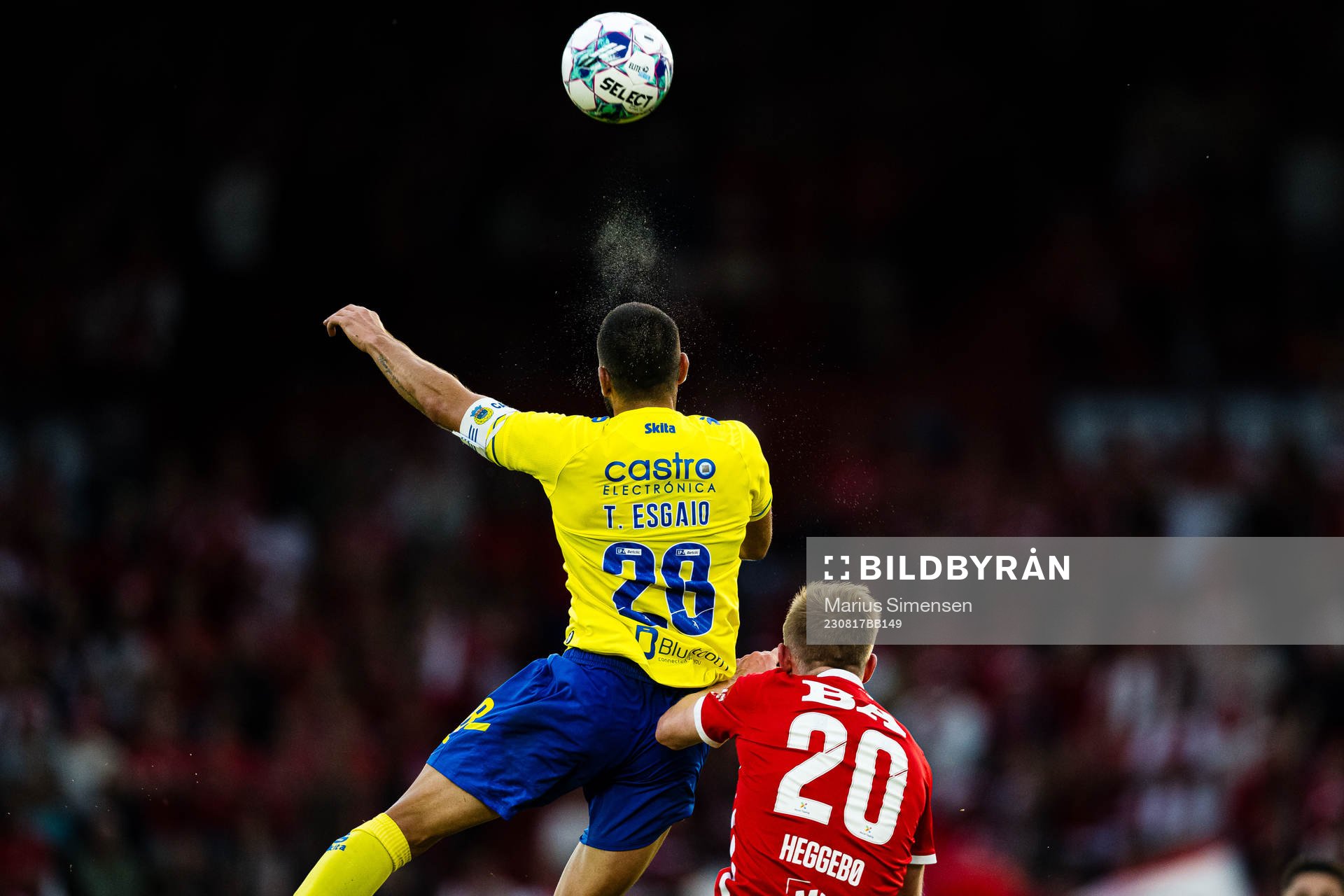Pedro Moreira of Arouca and Aune Heggebø of Brann