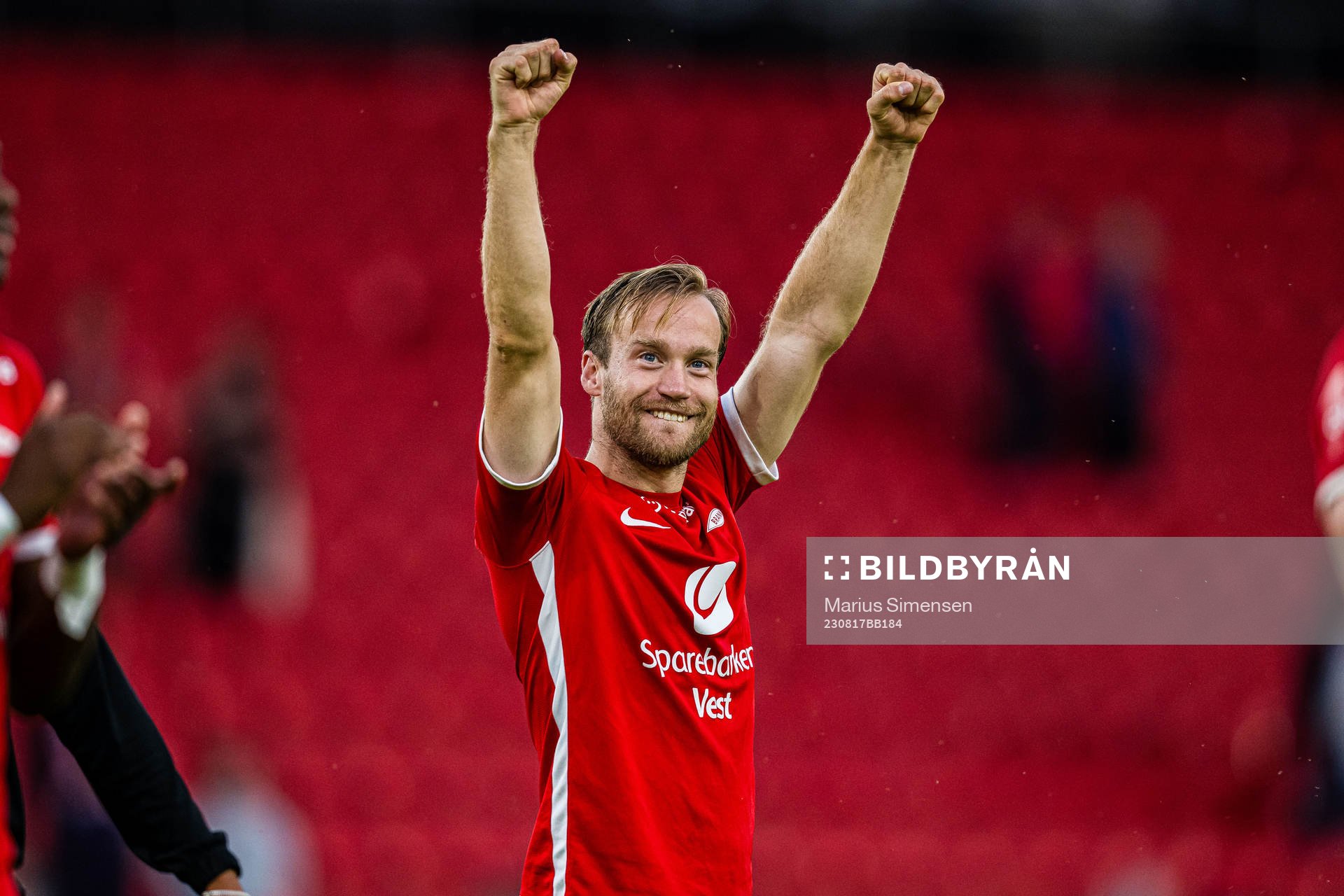 Bård Finne of Brann celebrates