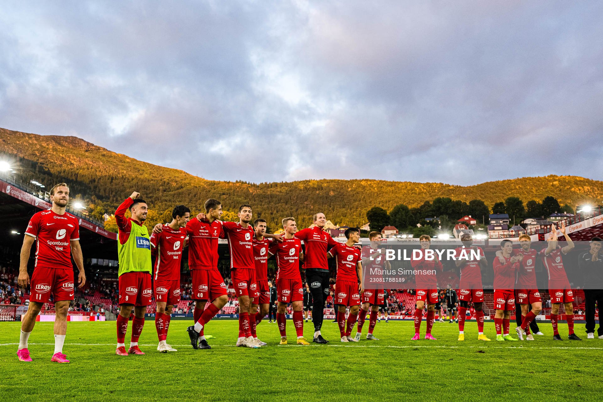 Players and staff of Brann celebrates