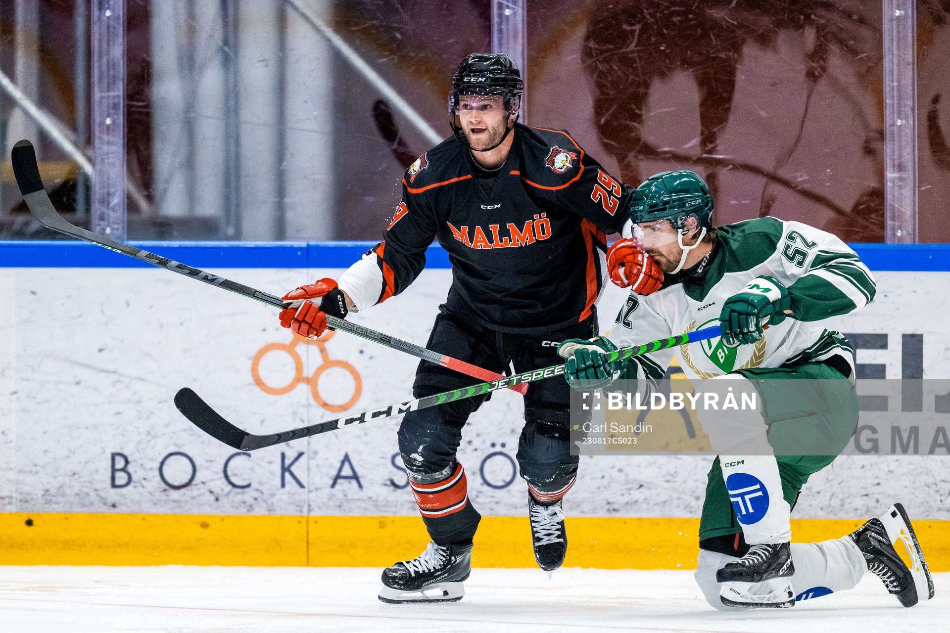 Malmö Redhawkss Kim Rosdal och Färjestads August Tornberg