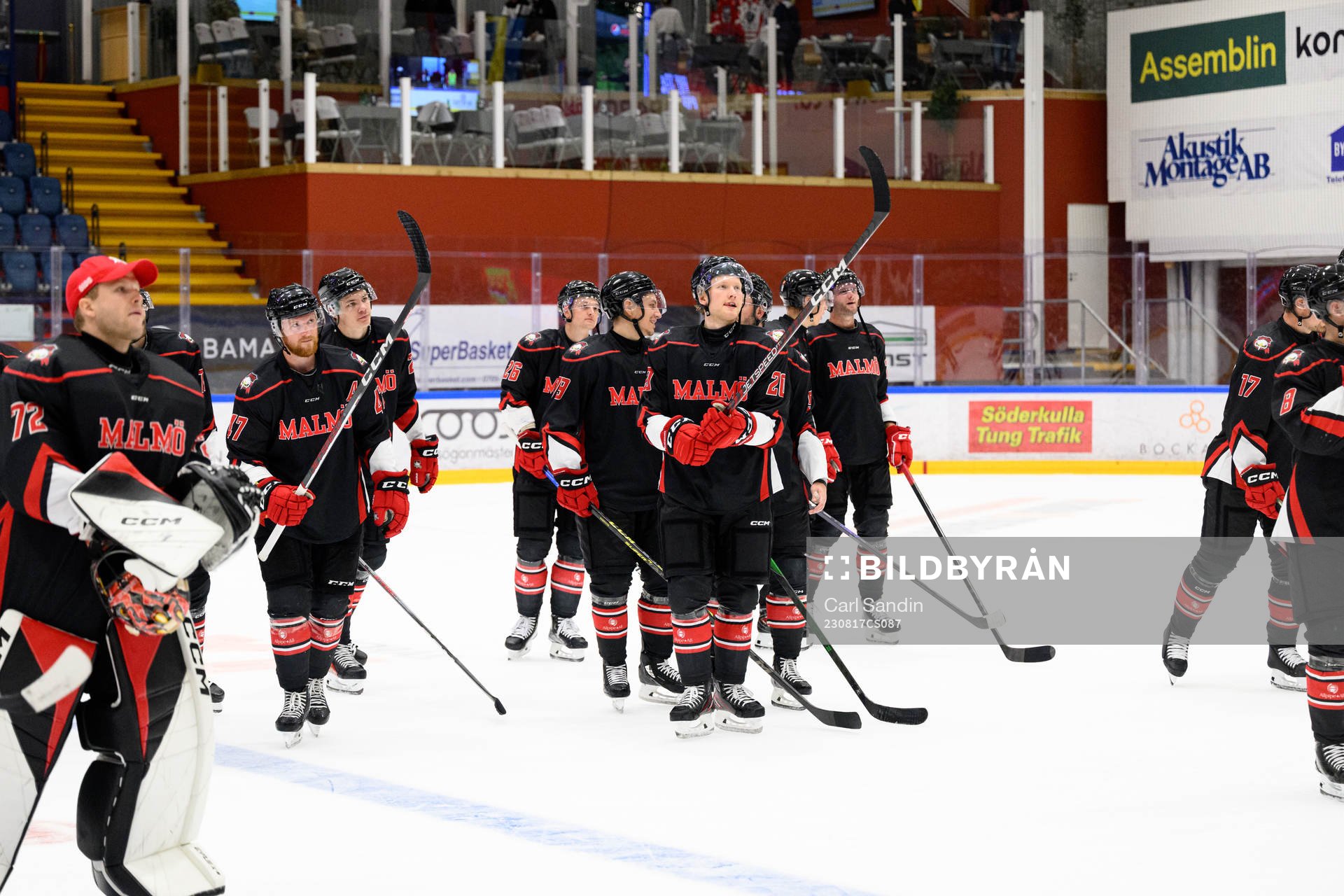 Malmö Redhawks spelare tackar publiken