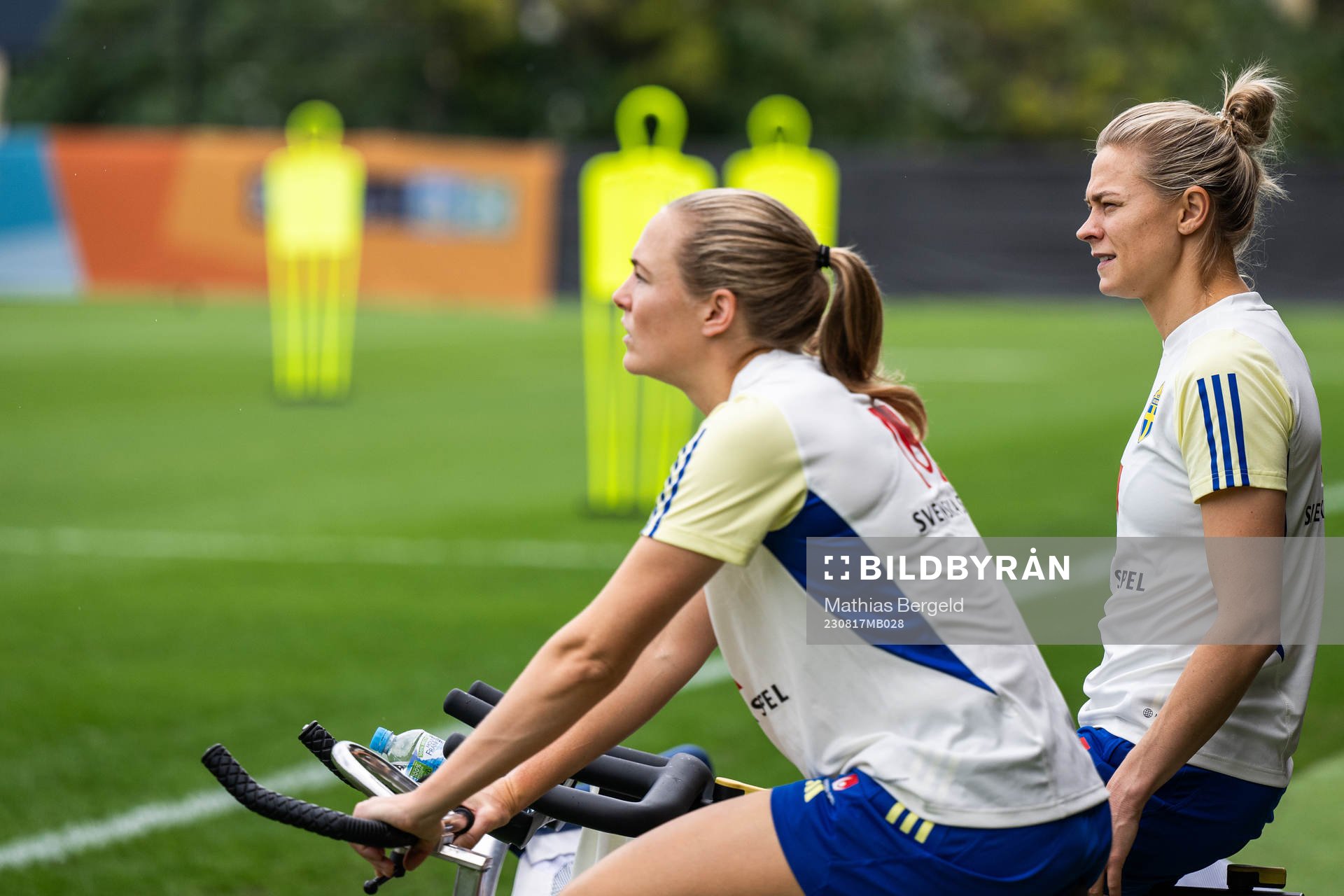Magdalena Eriksson and Fridolina Rolfö of the Swedish