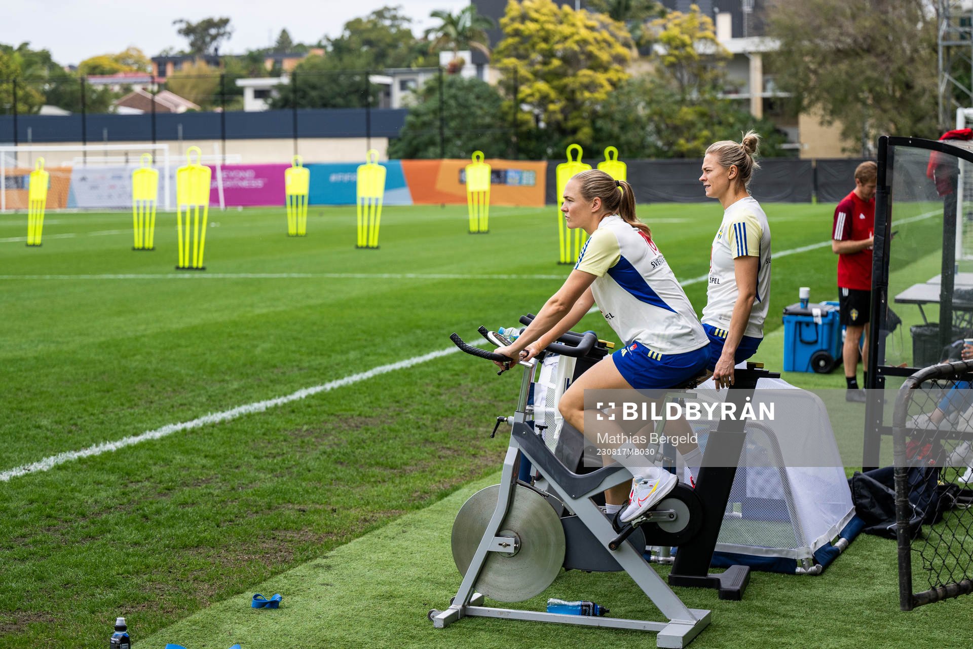 Magdalena Eriksson and Fridolina Rolfö of the Swedish