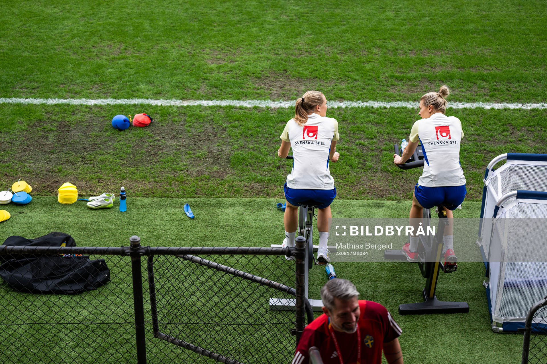 Magdalena Eriksson and Fridolina Rolfö of the Swedish