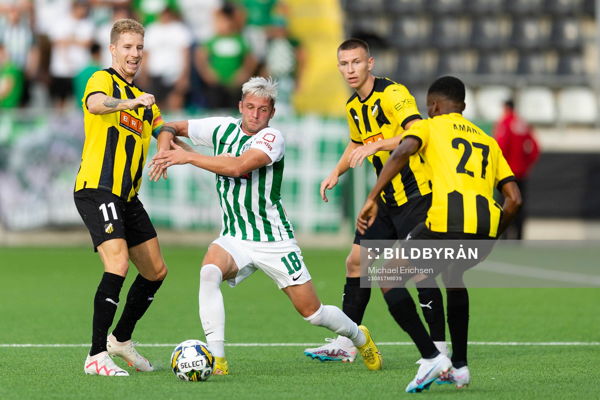Arvydas Novikovas of Zalgiris Vilnius and Samuel Gustafson,