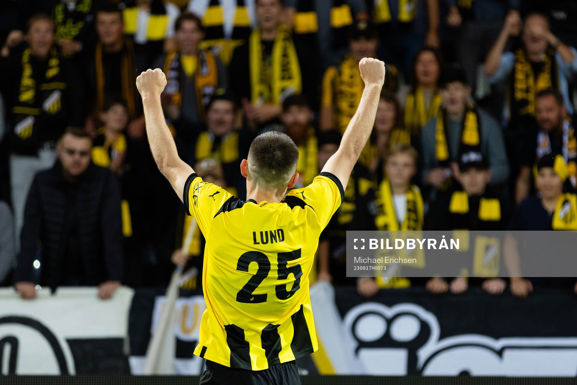 Kristoffer Lund Hansen of Häcken celebrates with supporters