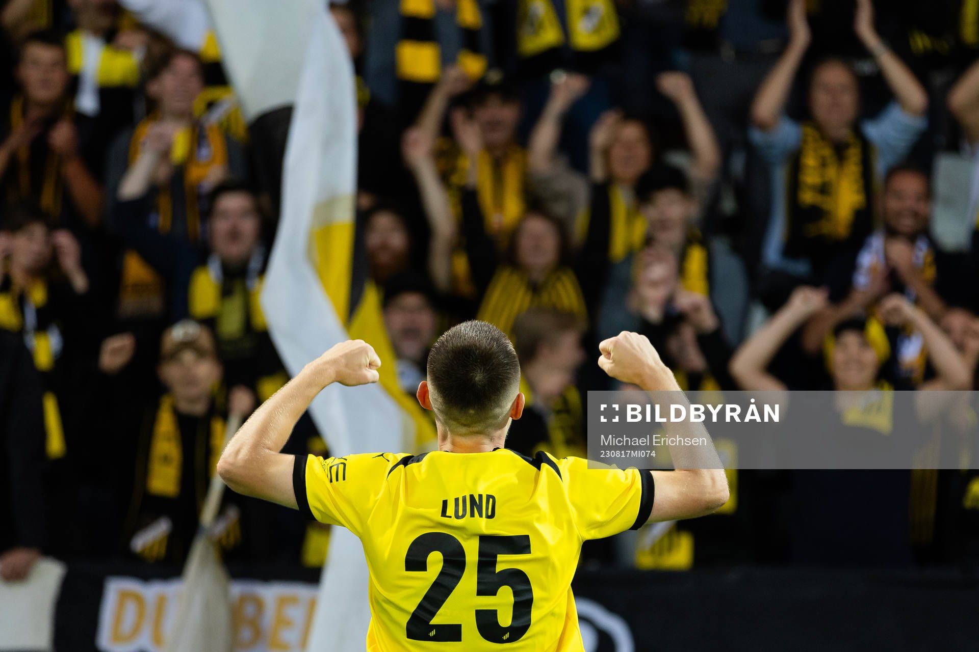 Kristoffer Lund Hansen of Häcken celebrates with supporters
