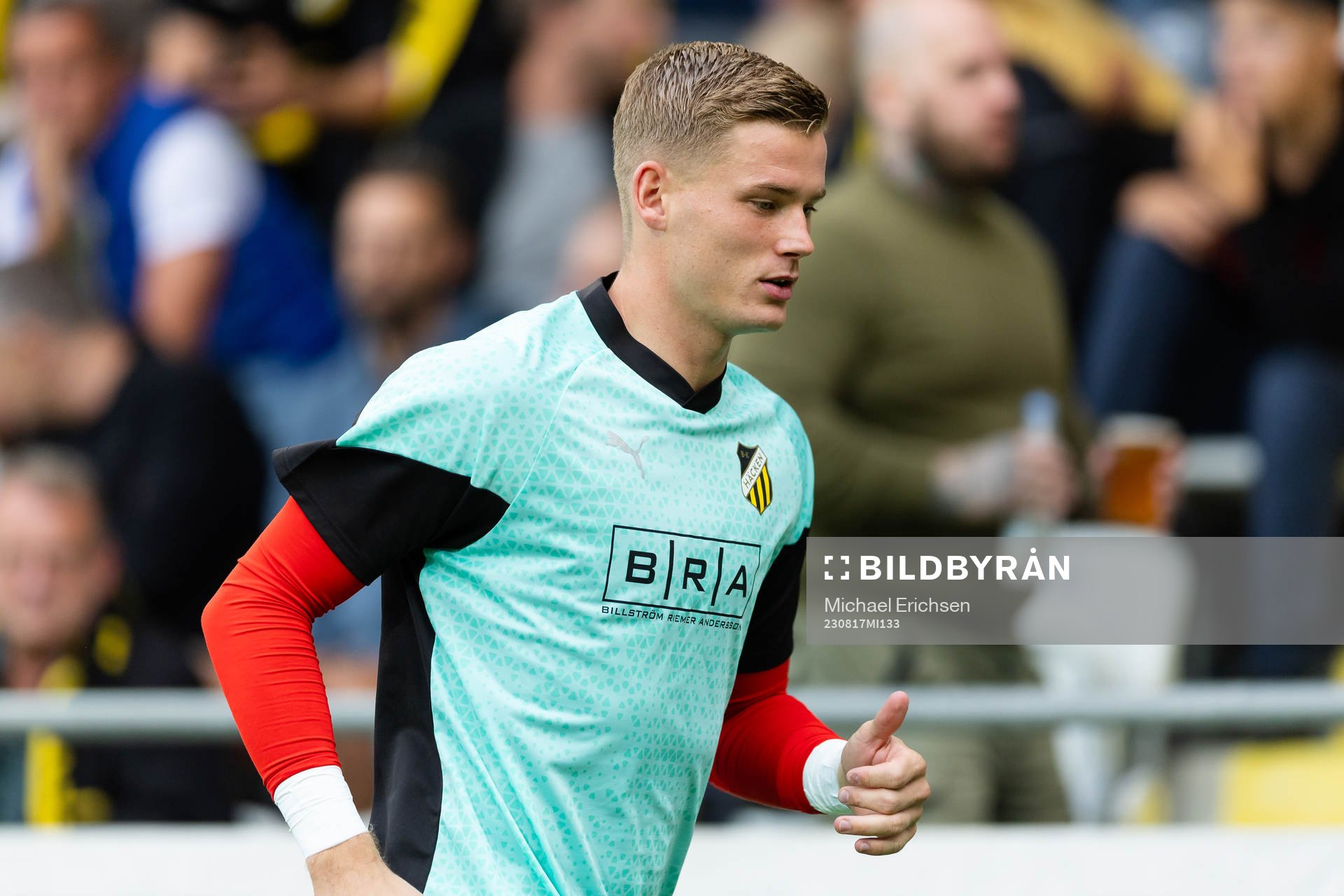 Goalkeeper Johan Brattberg of Häcken warming up