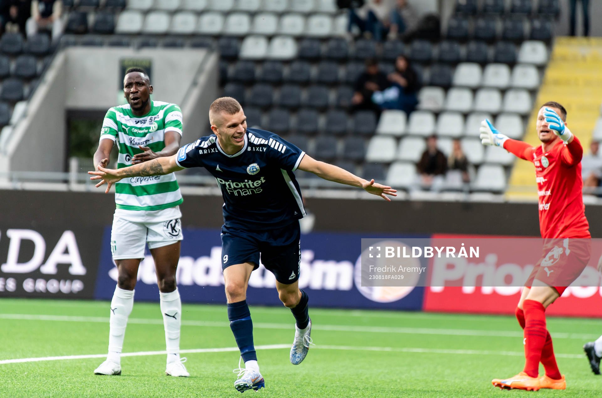 Utsiktens Lucas Hedlund jublar