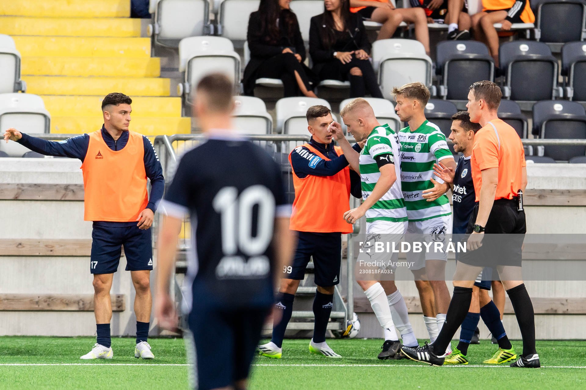 Irriterat mellan Västerås SKs spelare och Utsiktens