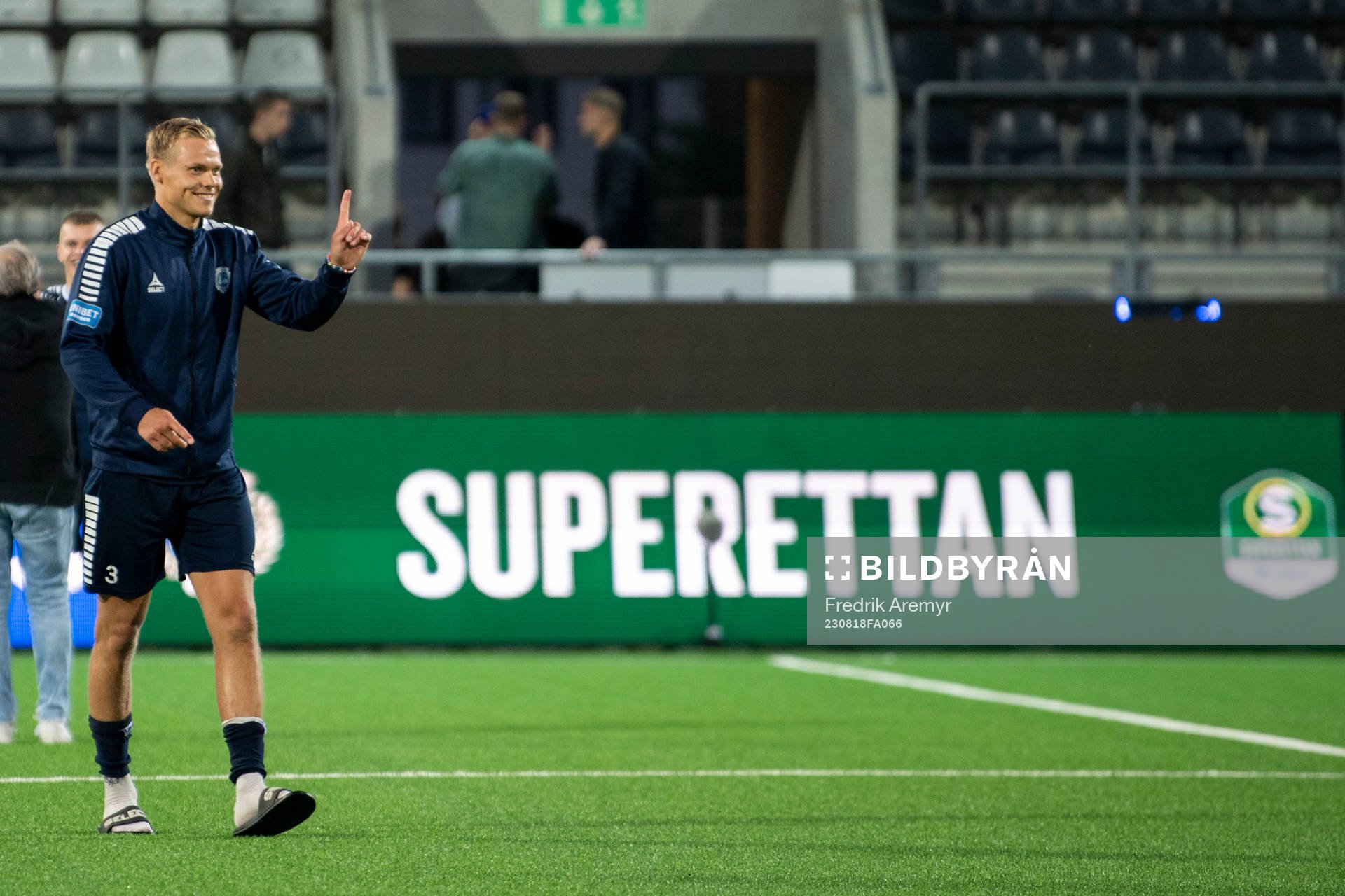 Utsiktens Jesper Brandt jublar efter fotbollsmatchen i Superettan mellan Utsikten och Västerås SK den 18 augusti 2023 i Göteborg. 