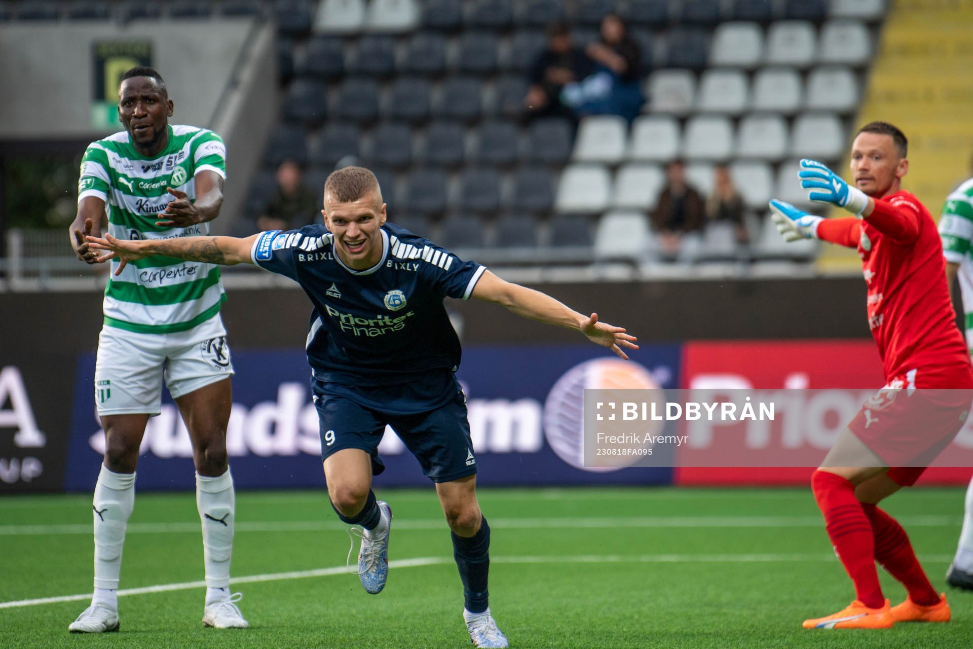 Utsiktens Lucas Hedlund jublar