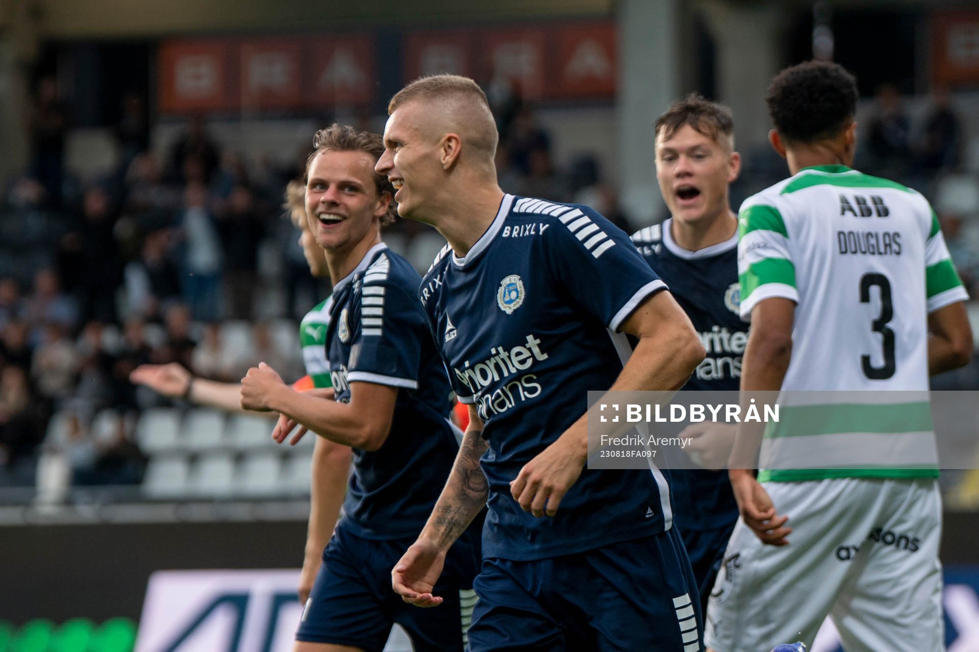 Utsiktens Fredrik Martinsson och målskytten Lucas Hedlund