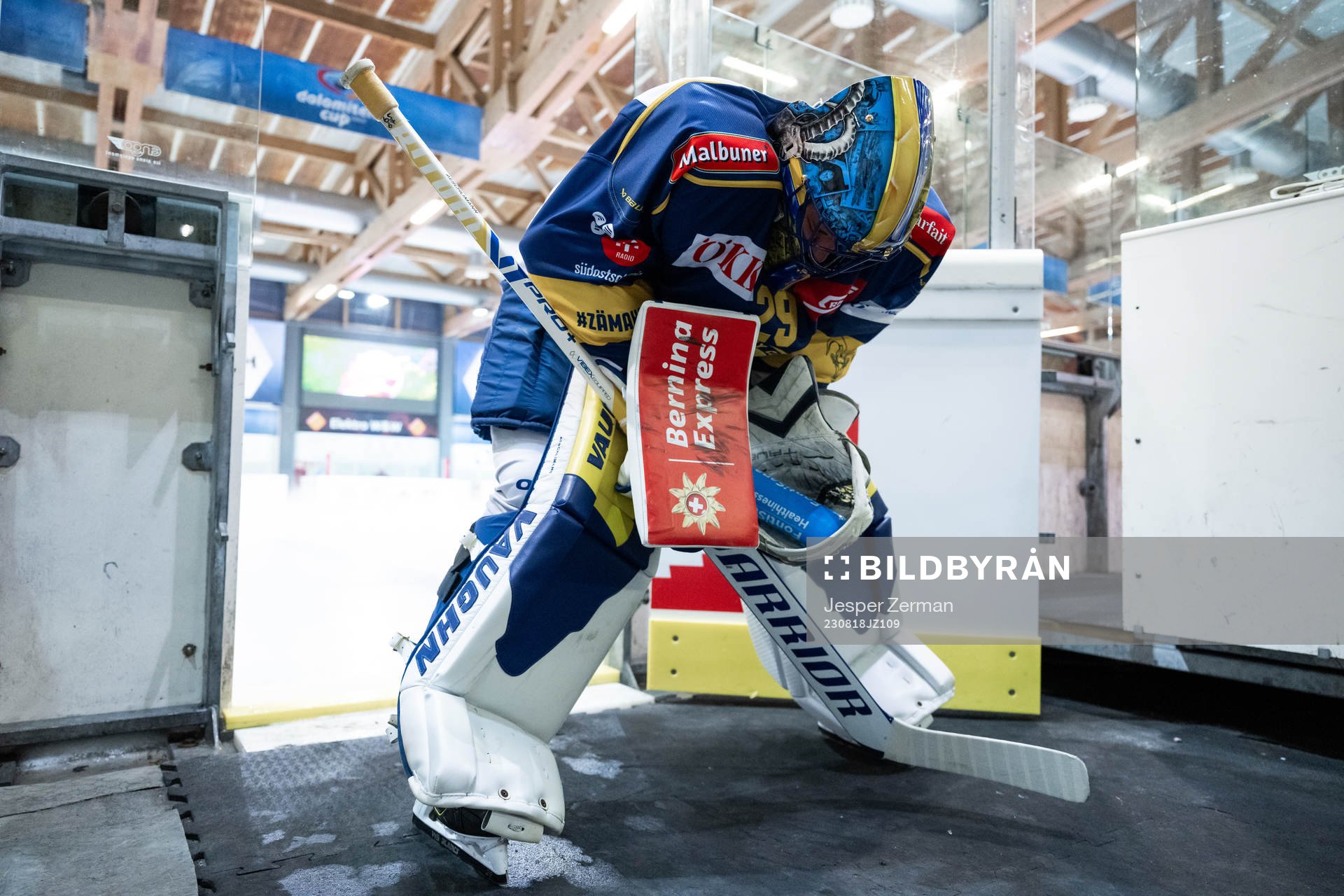 goaltender Sandro Aeschlimann of Davos