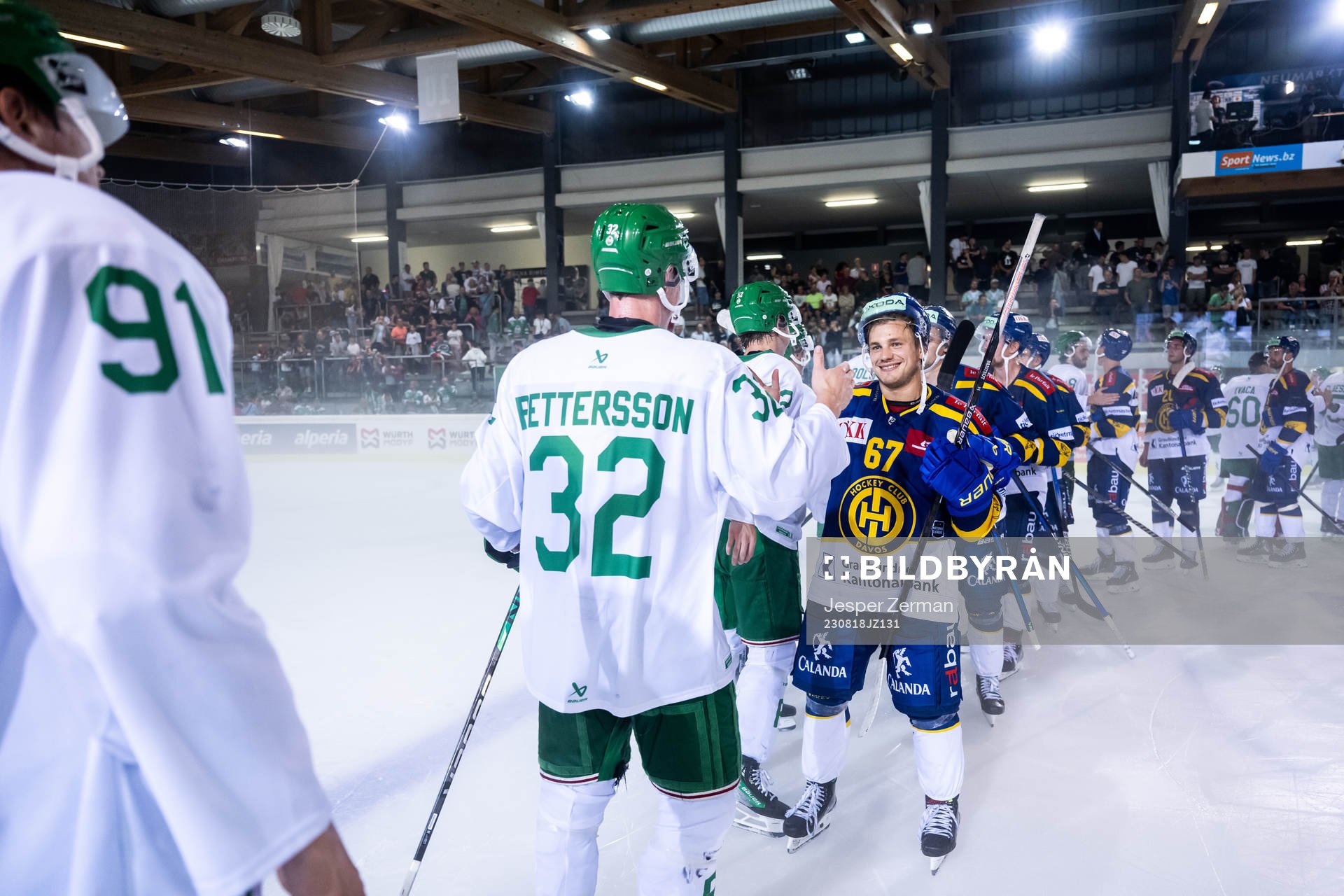 Oskar Pettersson of Rögle and Leon Bristedt of Davos