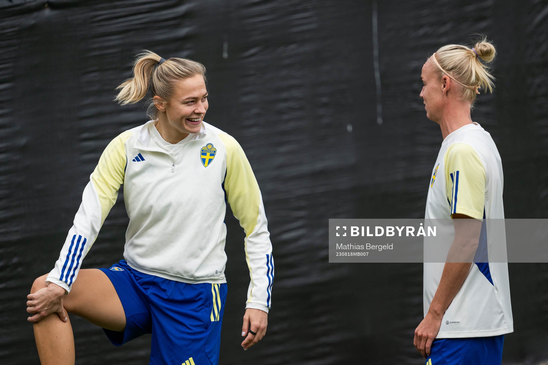Fridolina Rolfö and Caroline Seger of the Swedish women's