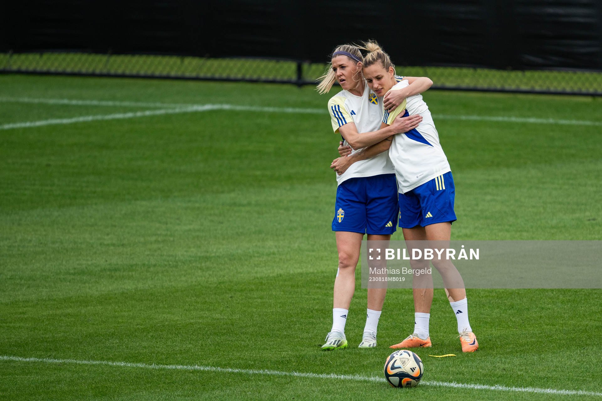 Olivia Schough and Nathalie Björn of the Swedish women's