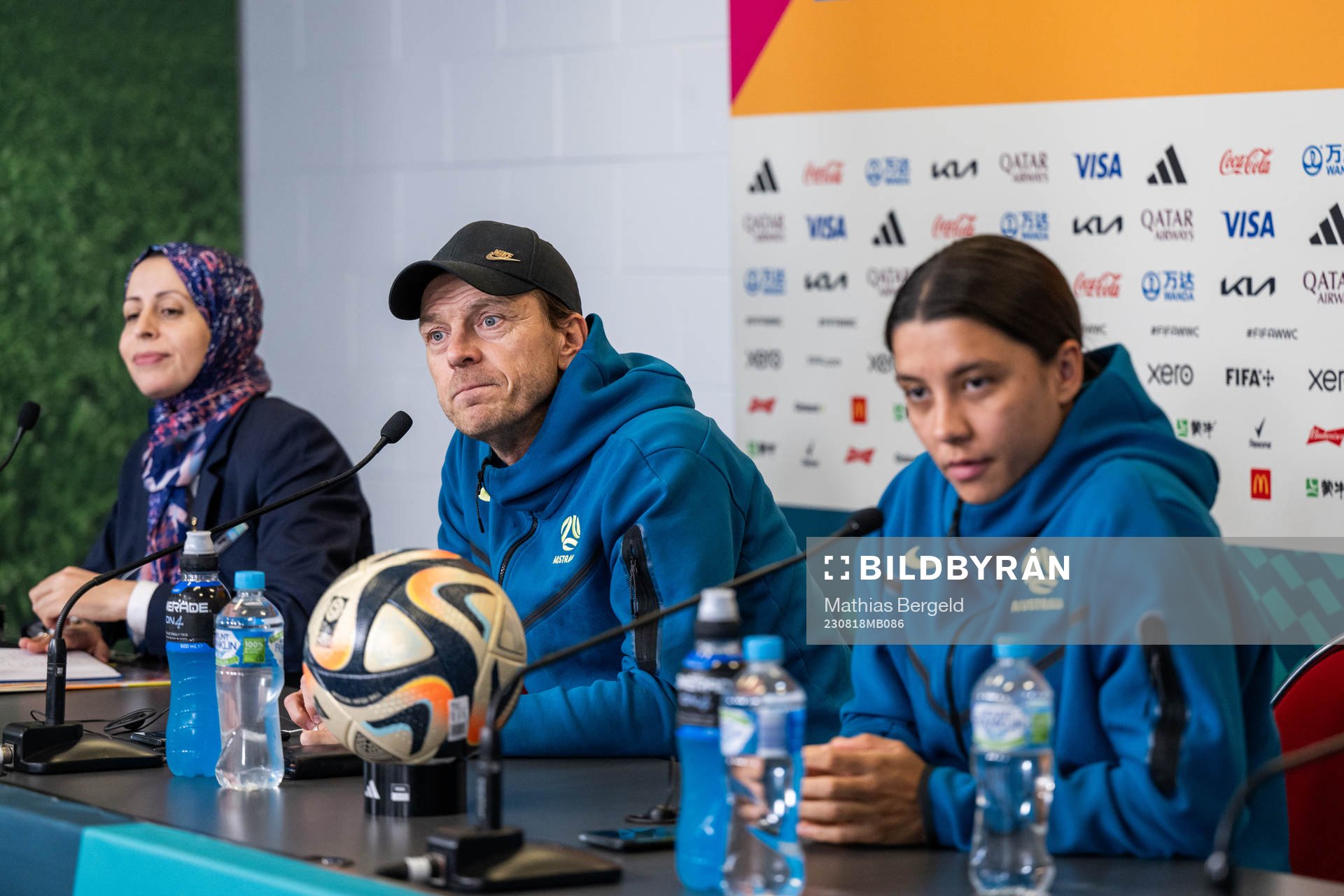Head coach Tony Gustavsson and Sam Kerr of the Australian