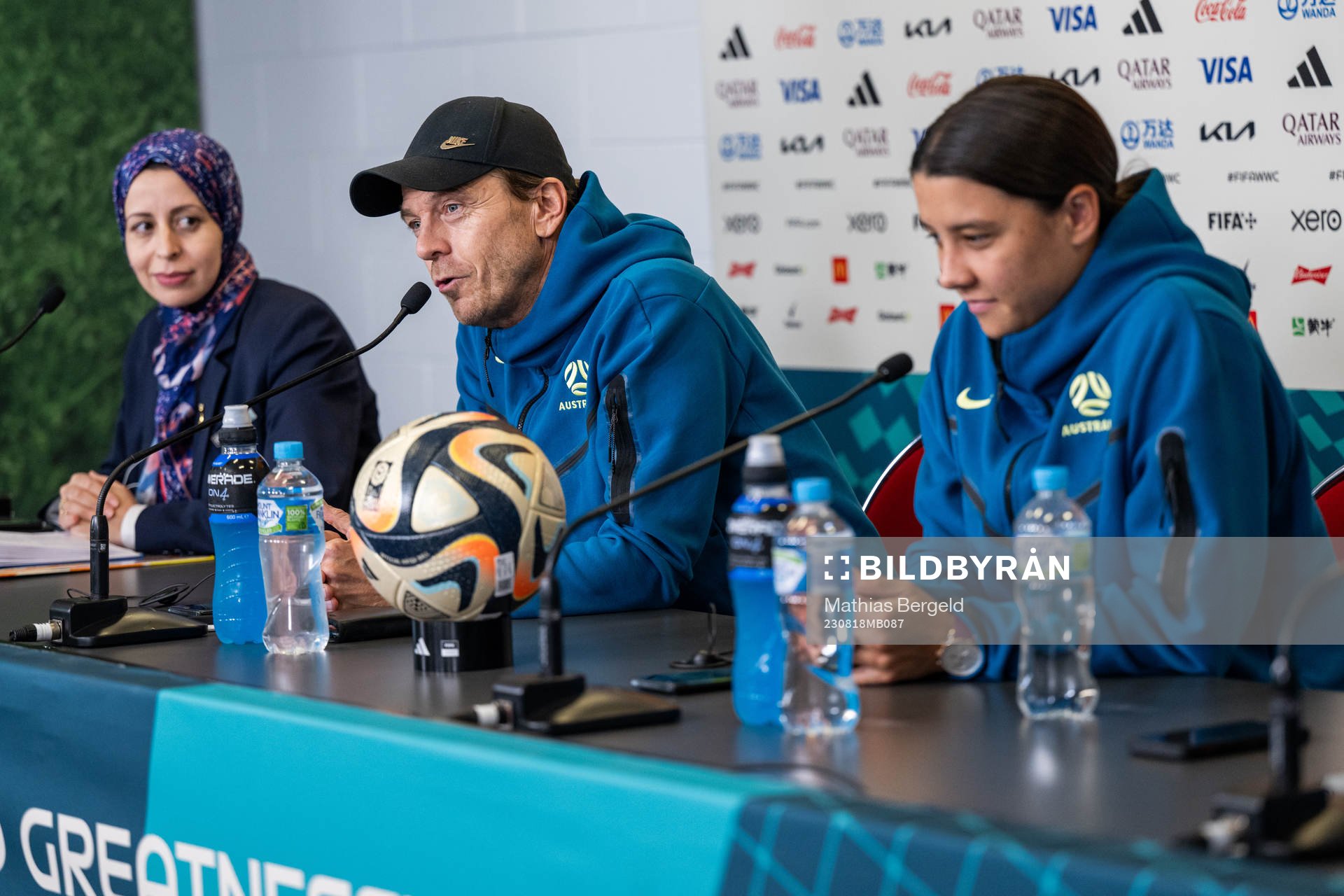 Head coach Tony Gustavsson and Sam Kerr of the Australian