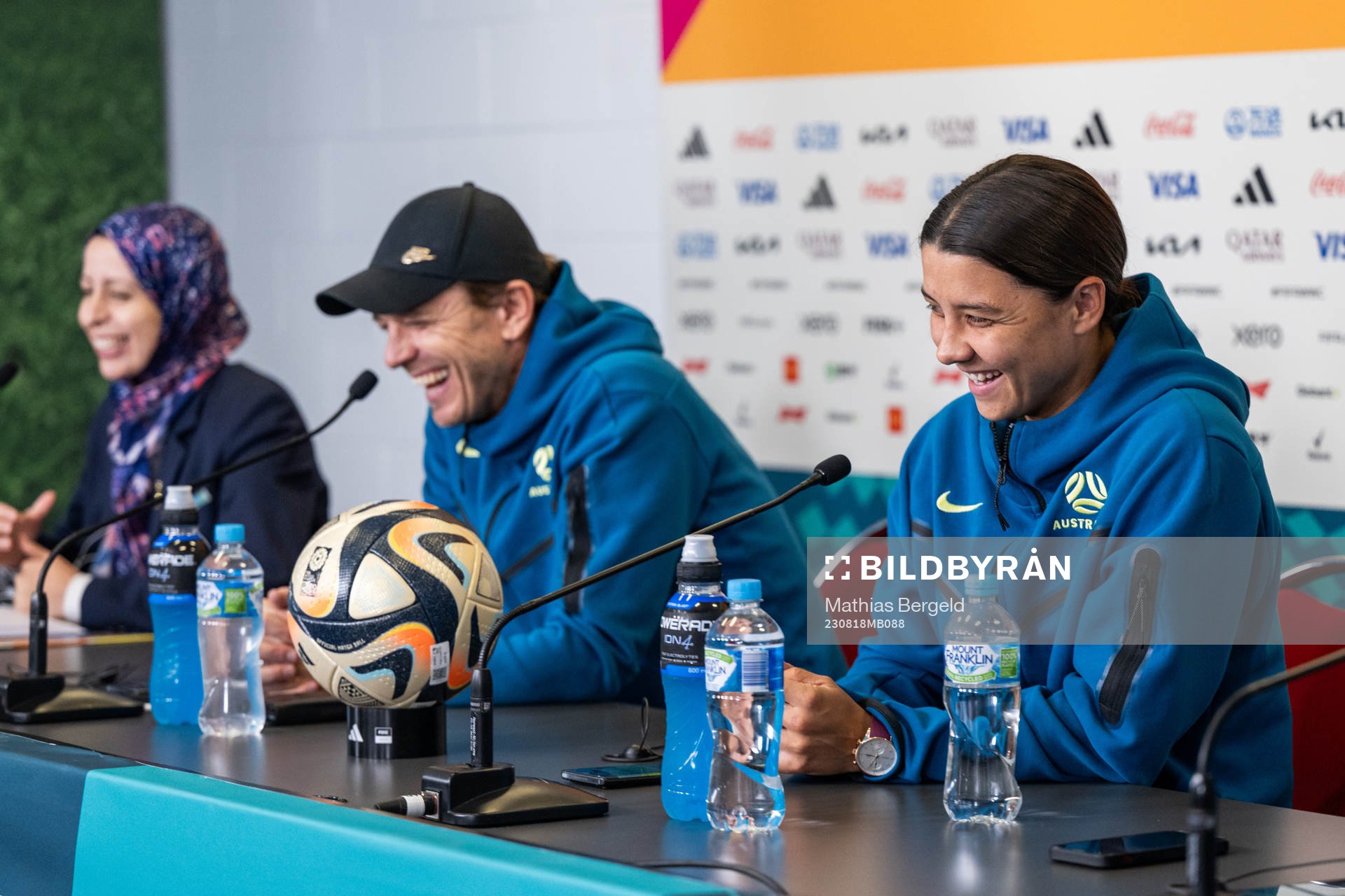 Head coach Tony Gustavsson and Sam Kerr of the Australian