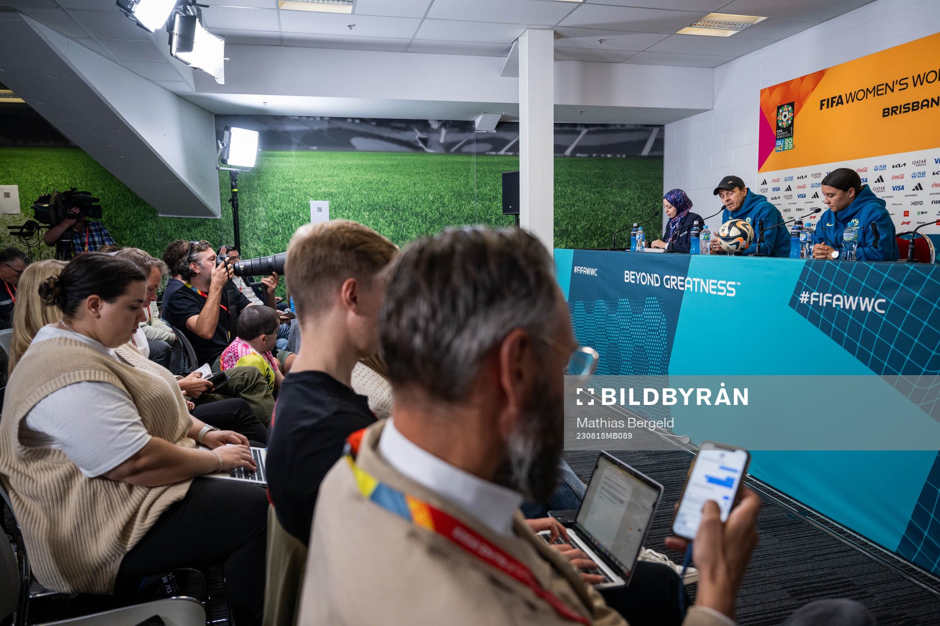 Head coach Tony Gustavsson and Sam Kerr of the Australian