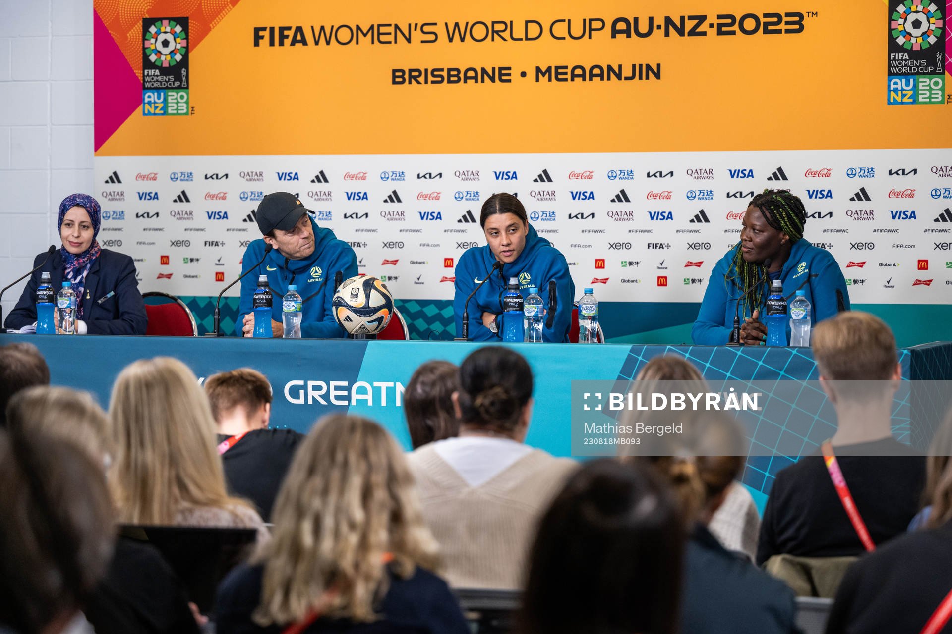 Head coach Tony Gustavsson and Sam Kerr of the Australian