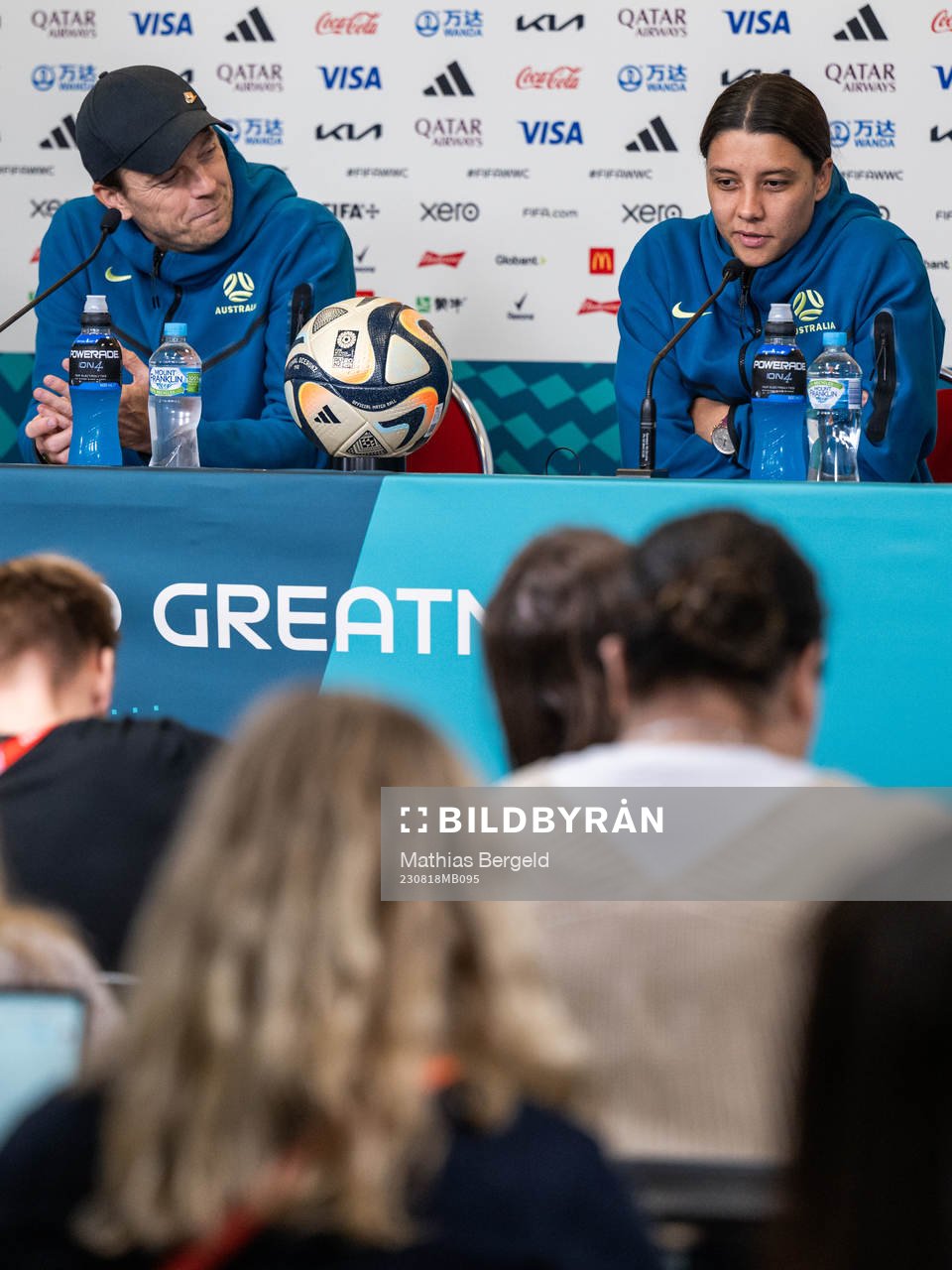 Head coach Tony Gustavsson and Sam Kerr of the Australian