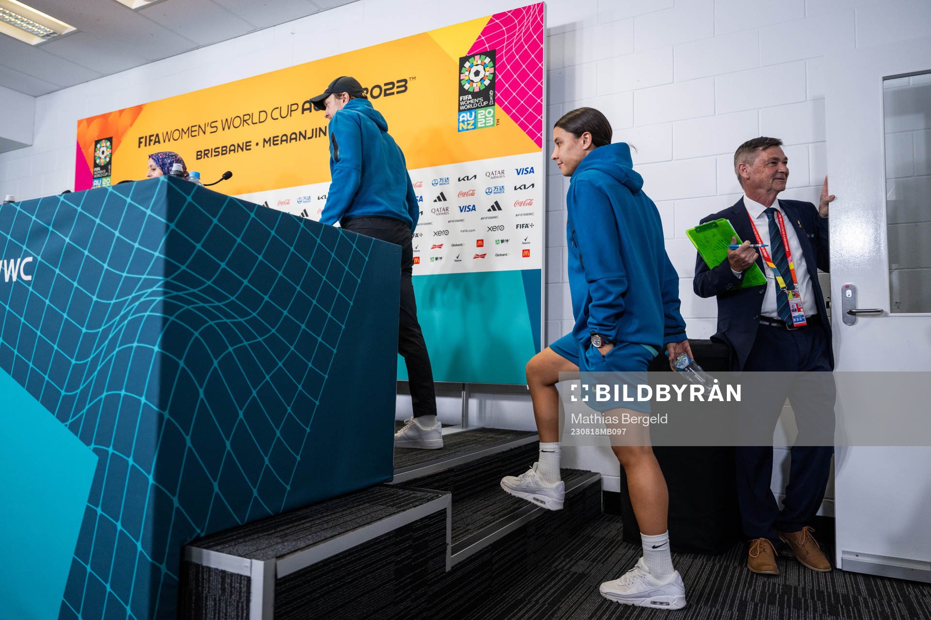 Head coach Tony Gustavsson and Sam Kerr of the Australian
