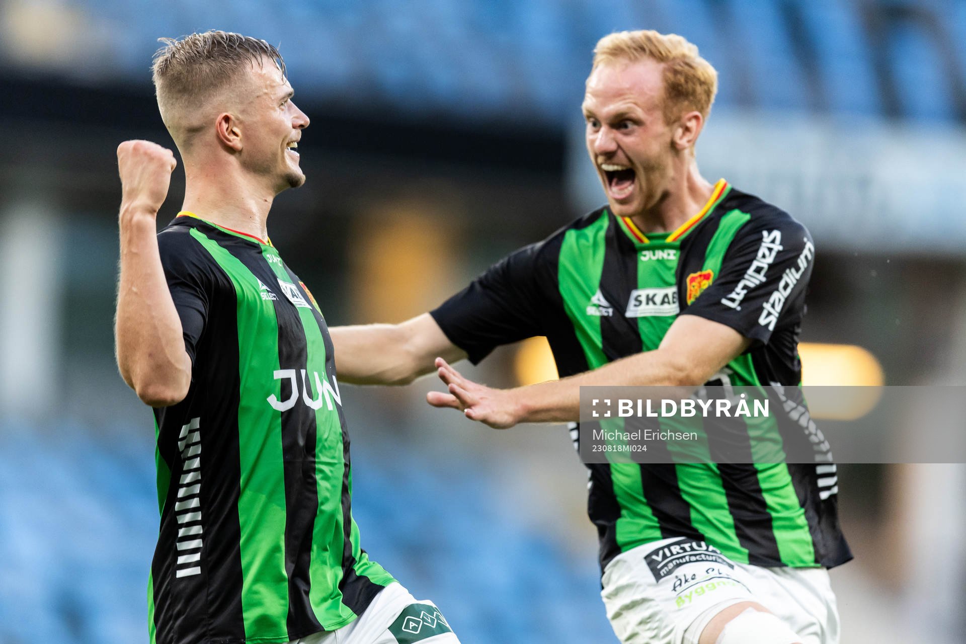GAIS Alexander Ahl Holmström jublar ihop med Viktor Kruger
