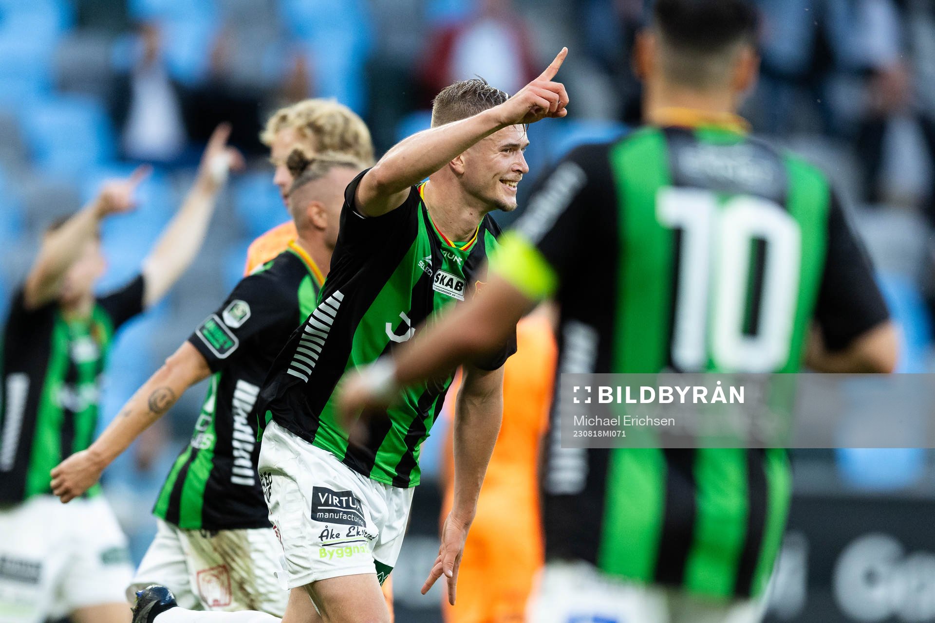 GAIS Alexander Ahl Holmström jublar efter 3-0 under fotbollsmatchen i Superettan mellan GAIS och AFC Eskilstuna den 18 augusti 2023 i Göteborg.