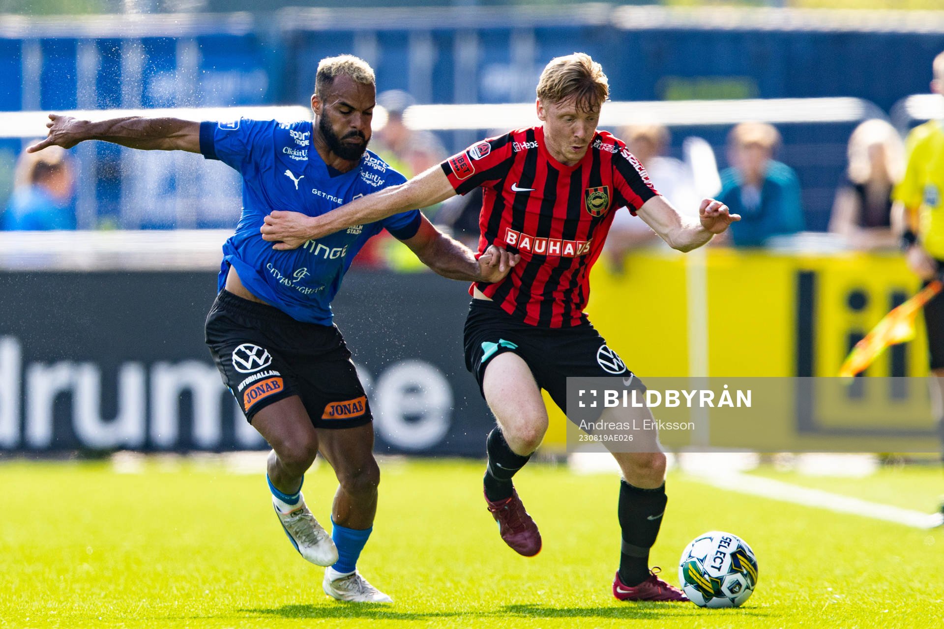 Halmstads Phil Ofosu-Ayeh och Brommapojkarnas Gustav