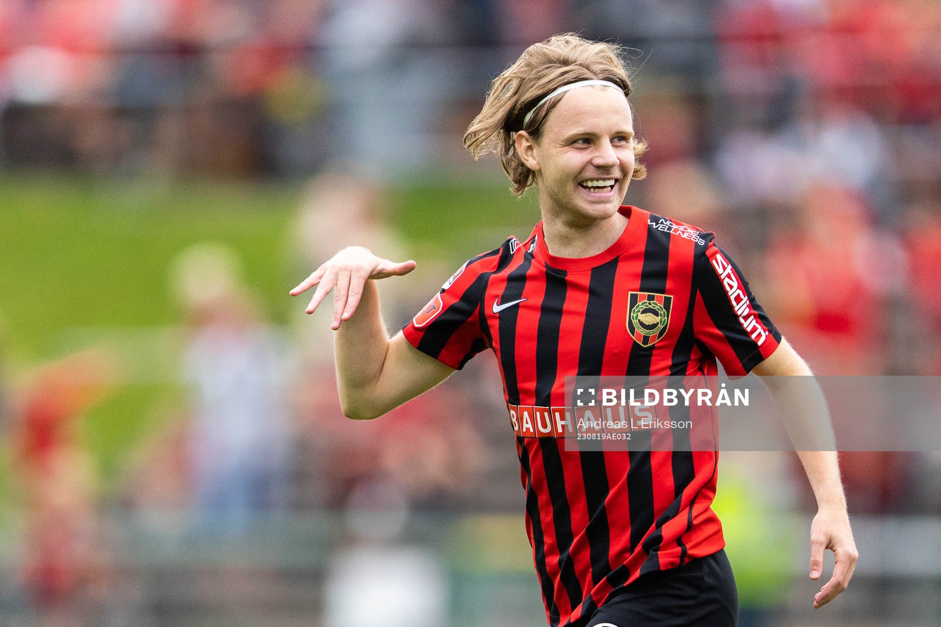 Brommapojkarnas Oscar Pettersson jublar