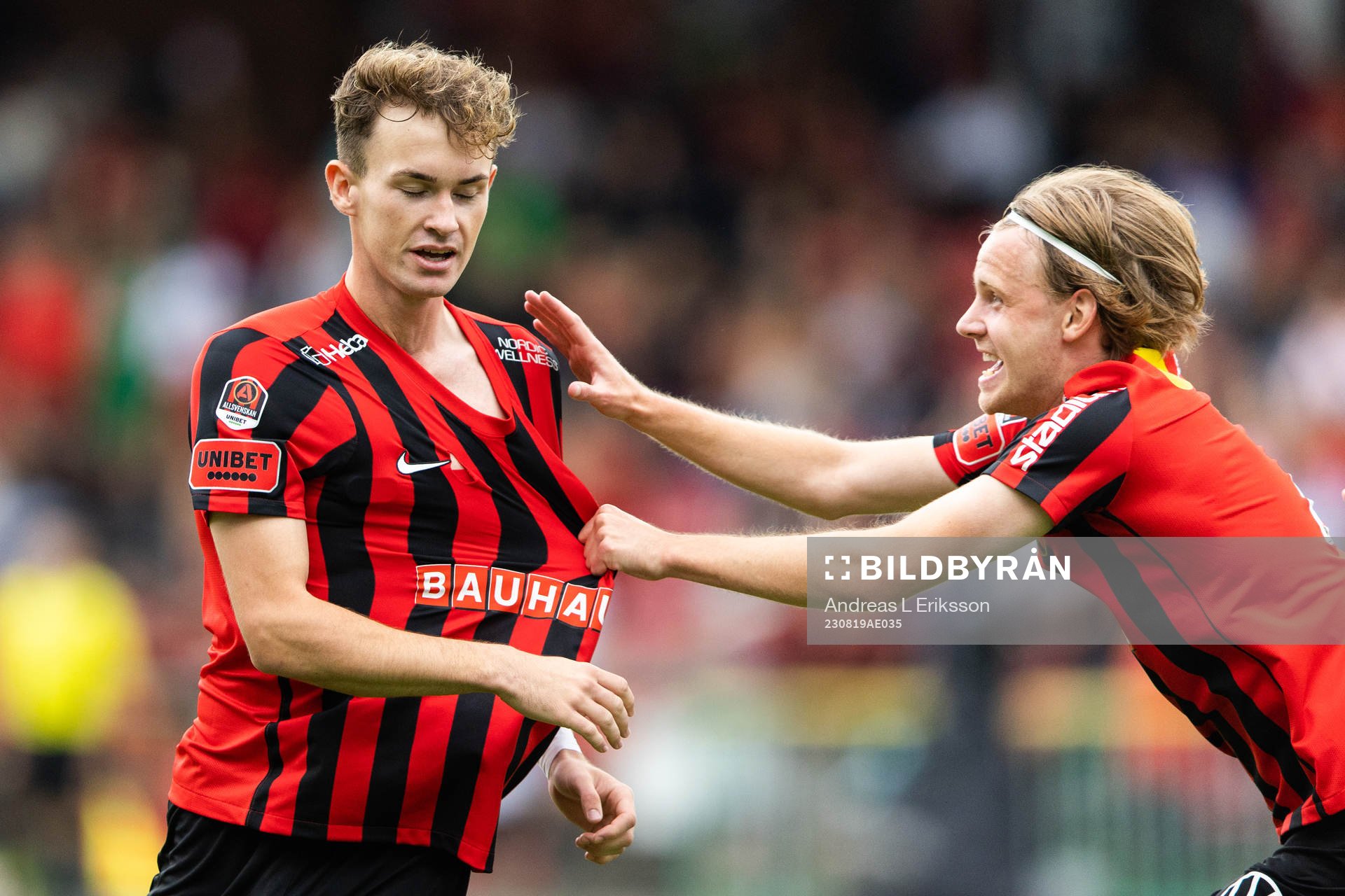 Brommapojkarnas Alexander Johansson jublar tillsammans med Oscar Pettersson efter att ha gjort 2-0 för Brommapojkarna under fotbollsmatchen i Allsvenskan mellan Brommapojkarna och Halmstad den 19 augusti 2023 i Stockholm.