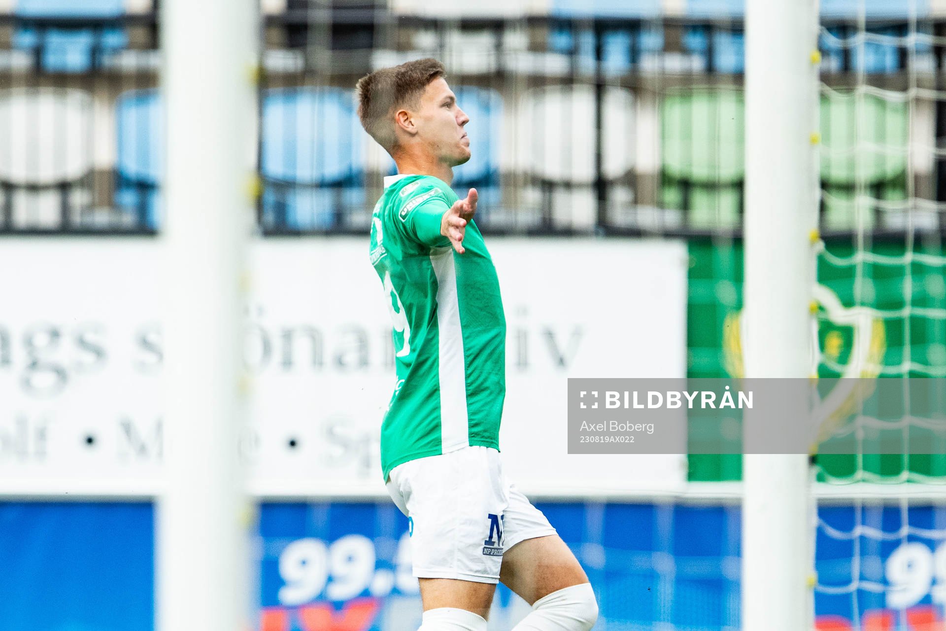 Jönköpings Södras Taylor Silverholt jublar